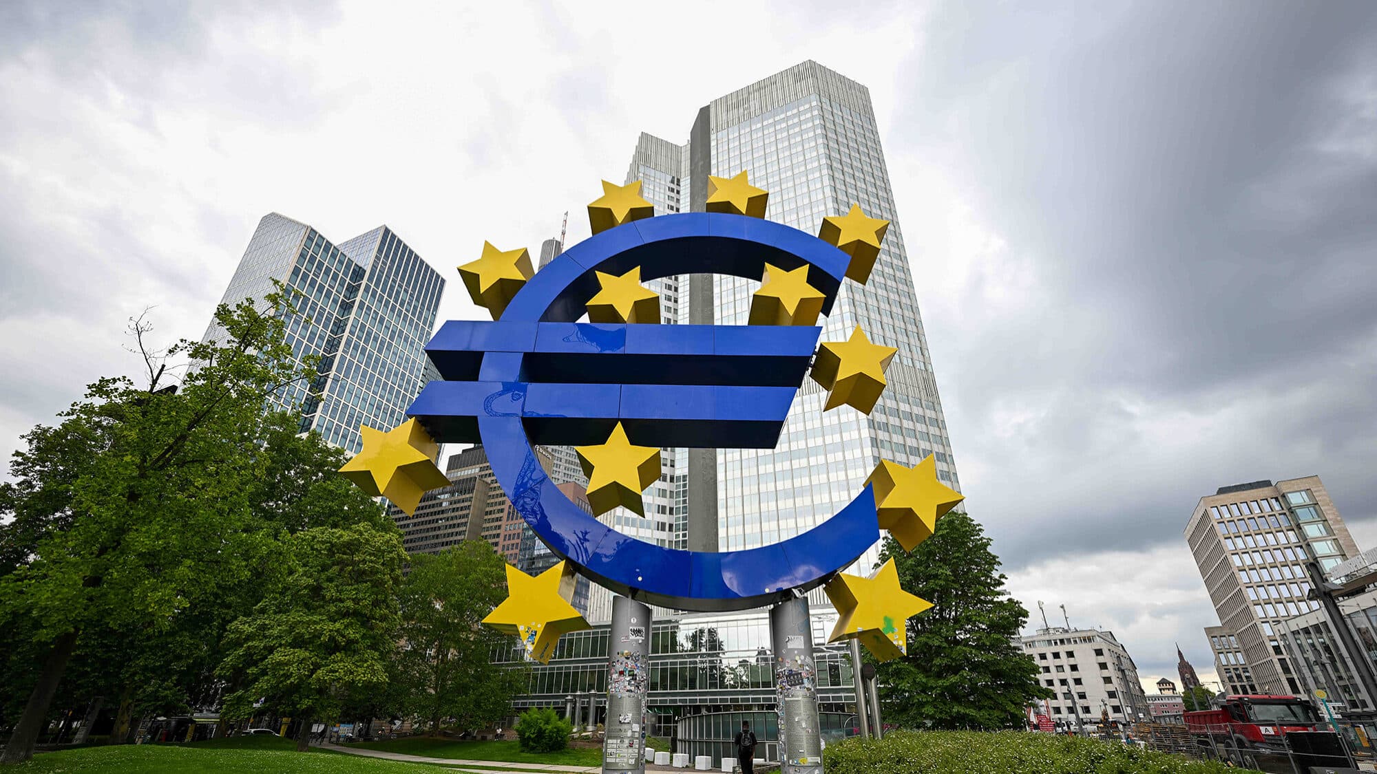 ECB leaves interest rates unchanged for the sixth consecutive time, now with war as a backdrop