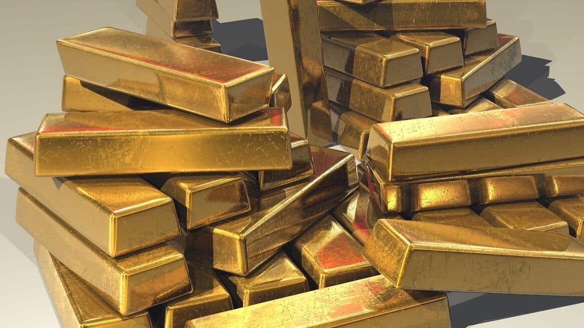 Gold and bitcoin soar amid dollar sell-off and record US debt