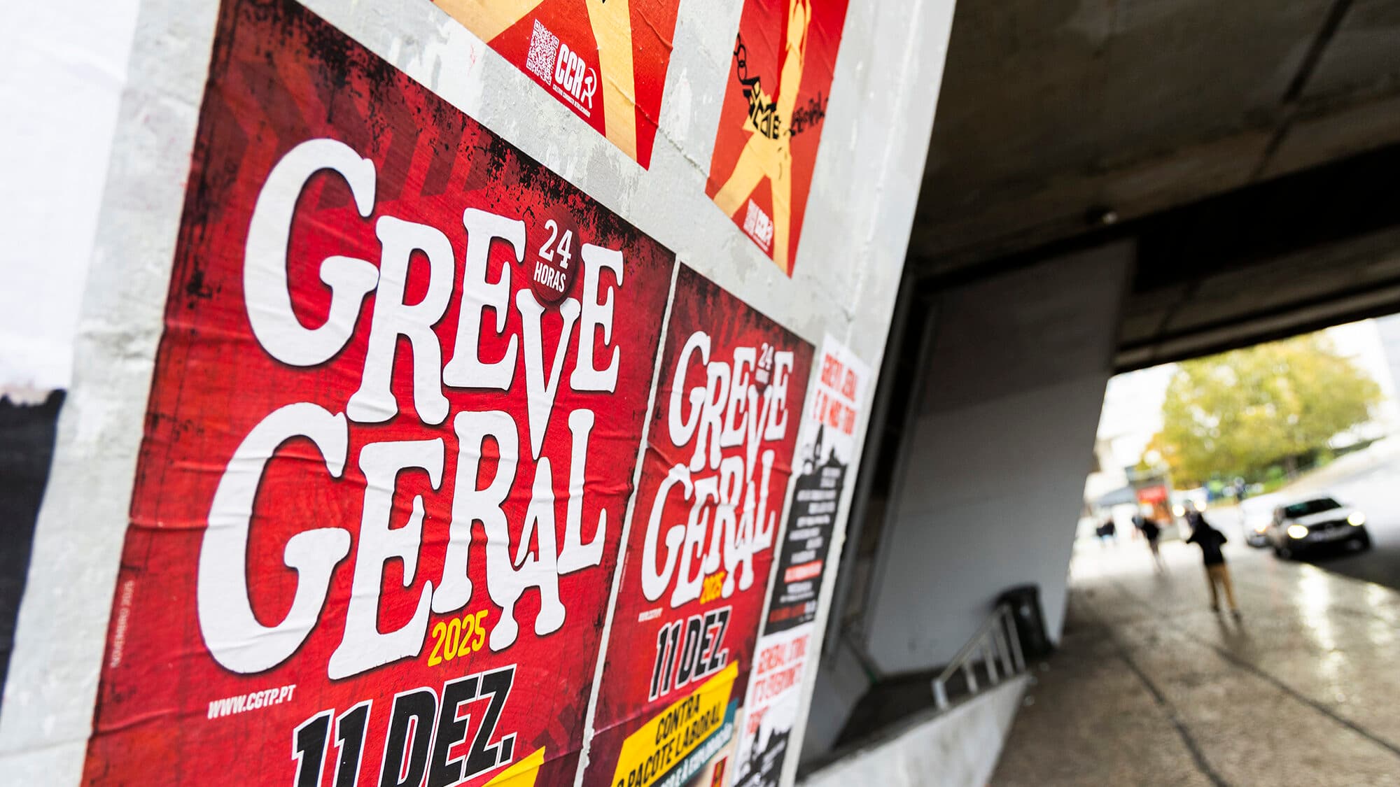 Economic activity fell 8% on the day of the general strike, more than half of the drop during the "blackout"