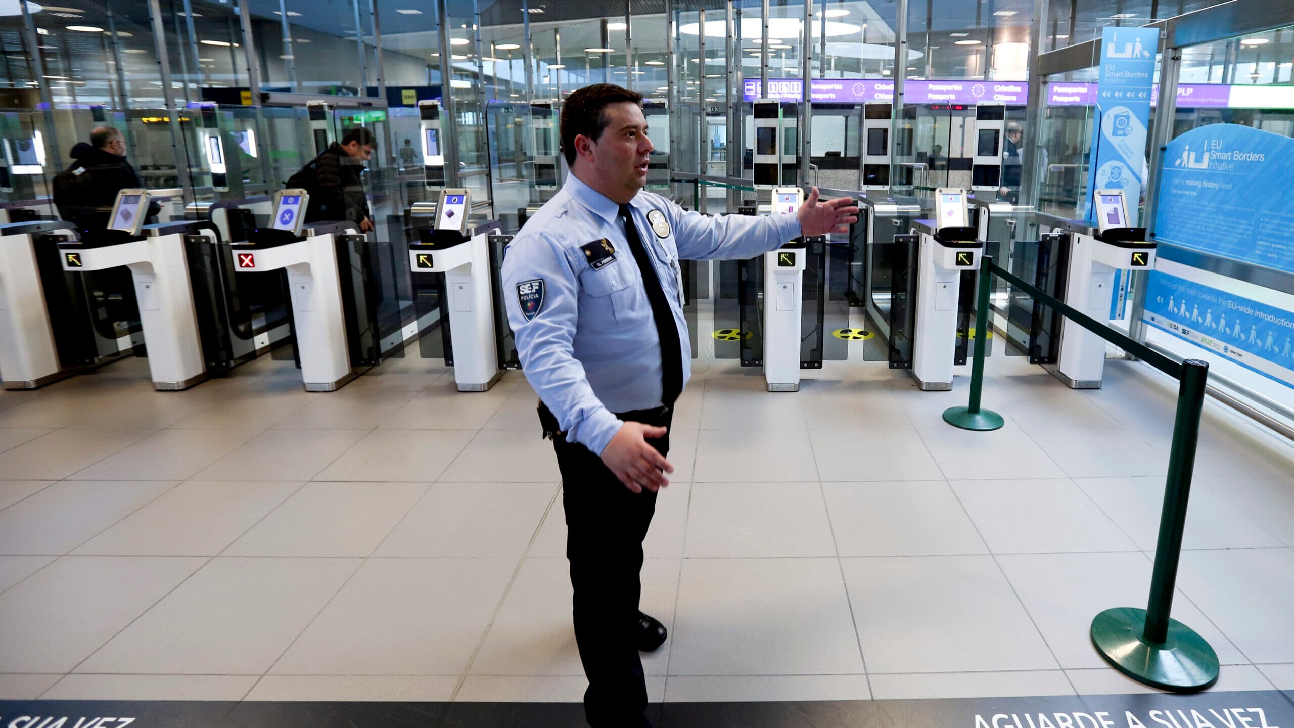 Government says suspension of new border system "does not compromise" national security