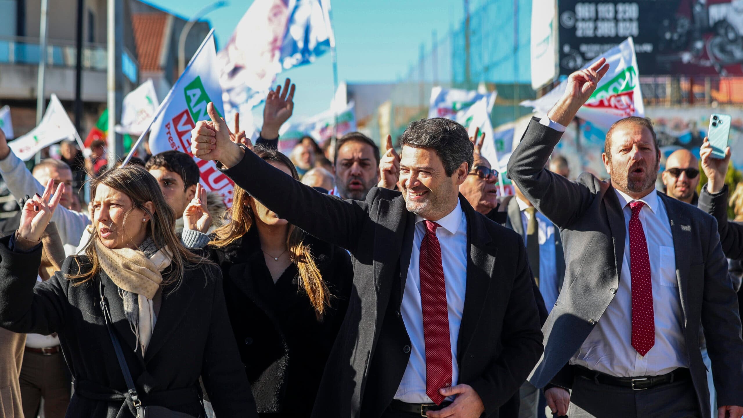 Ventura accuses Marques Mendes of creating 'smoke' about the Budget for being 'desperate'