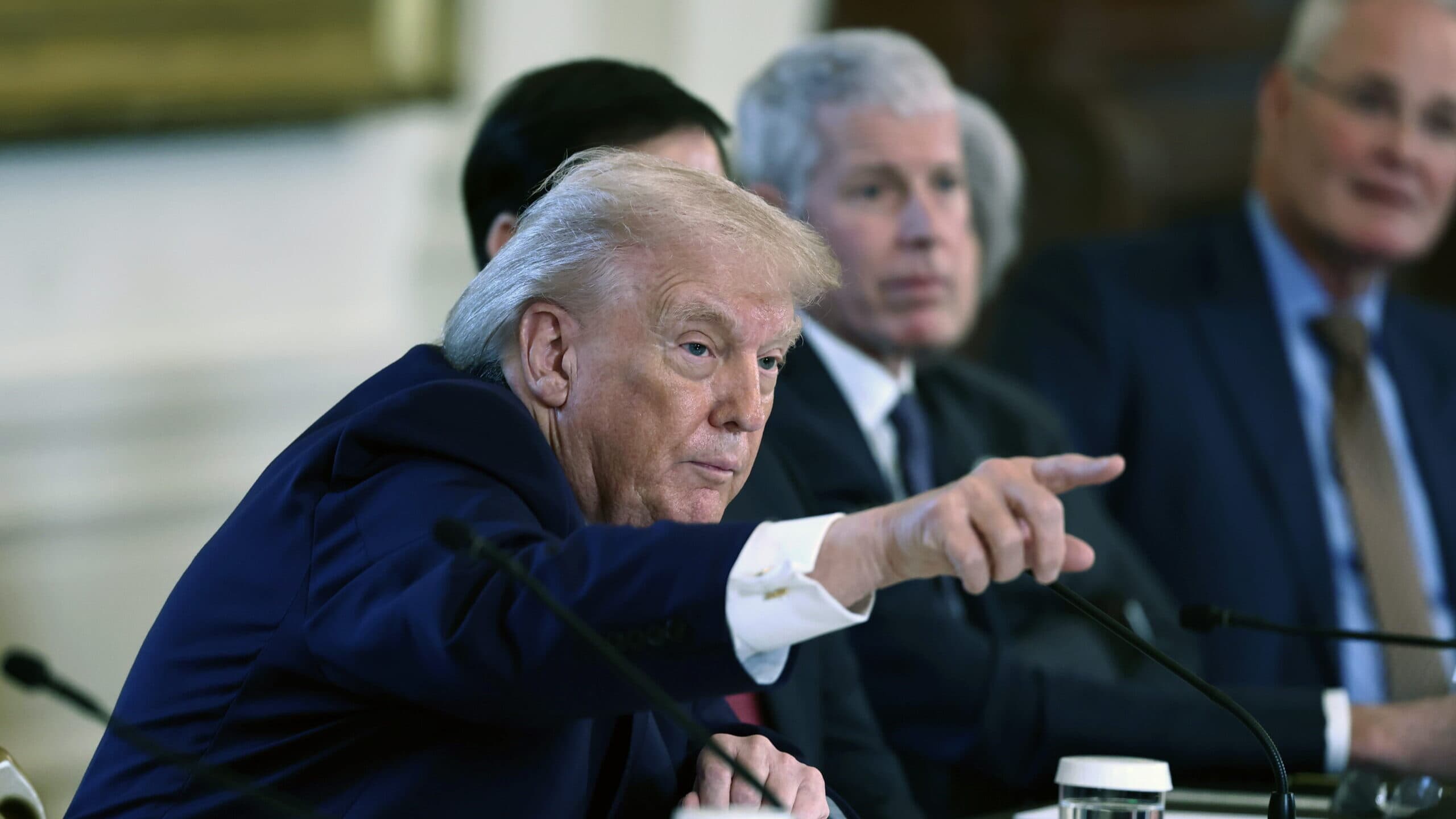 United States wants Europe to defend itself and eases pressure on Beijing