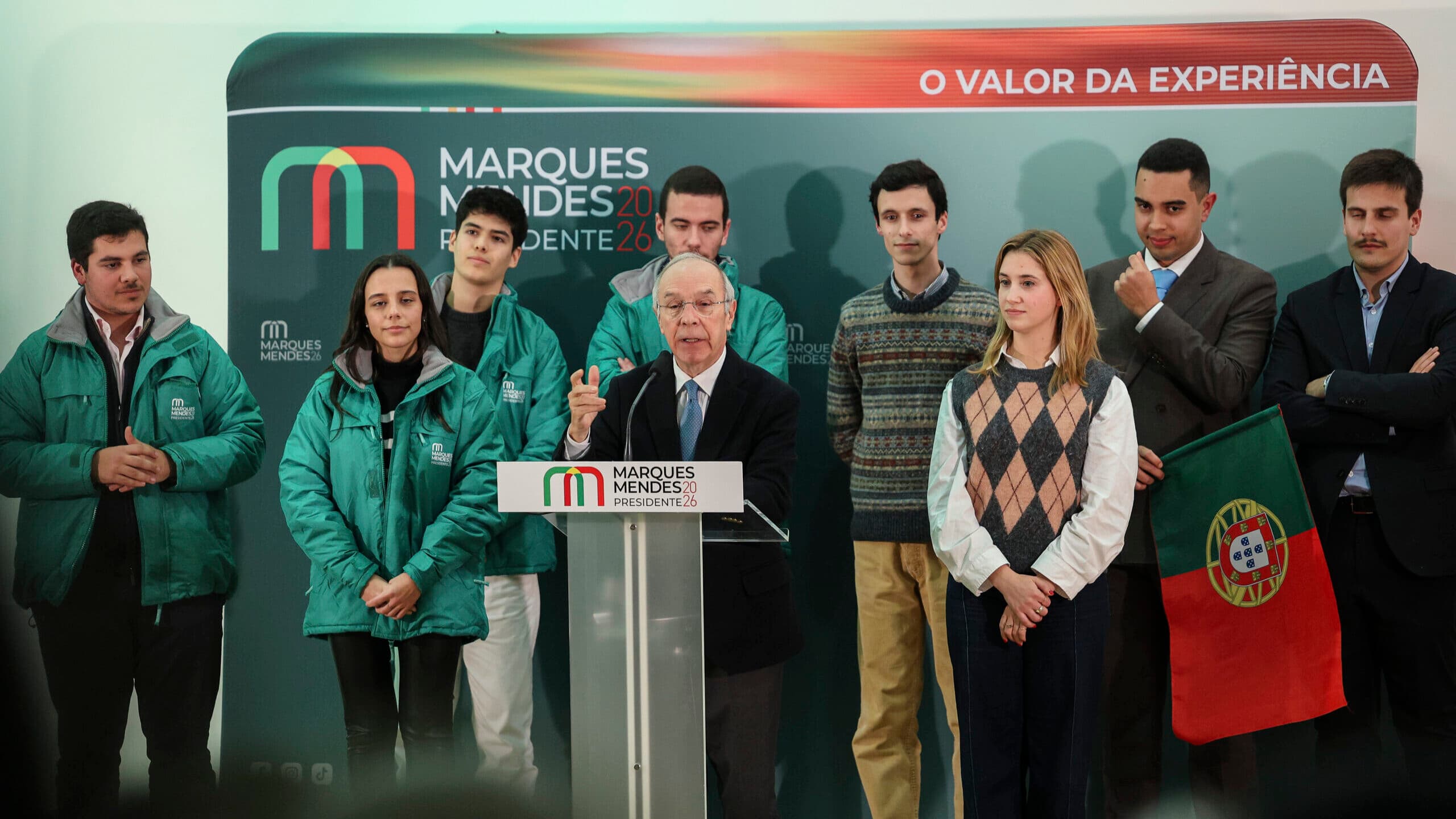 Mendes appeals to 'moderates of the centre-right and centre-left' to vote