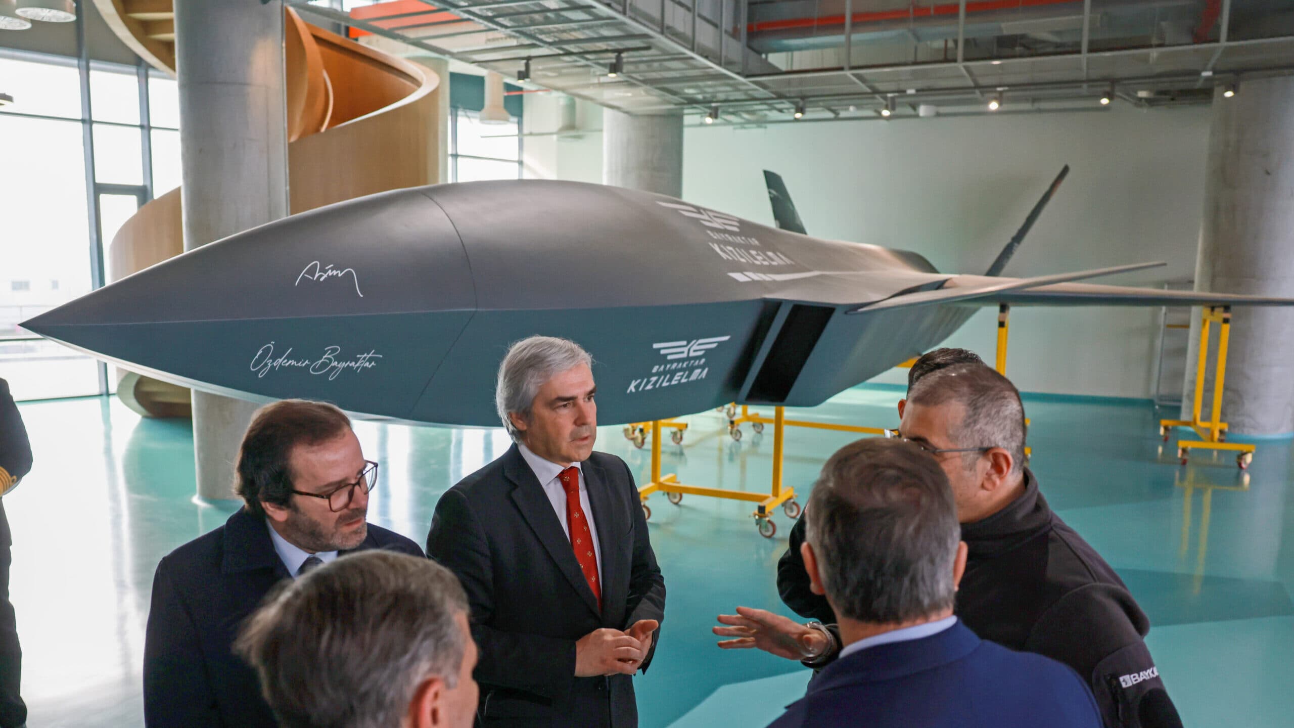 Defence Minister visited Turkish drone company seeking "best practices" and wants Portugal to be a producer