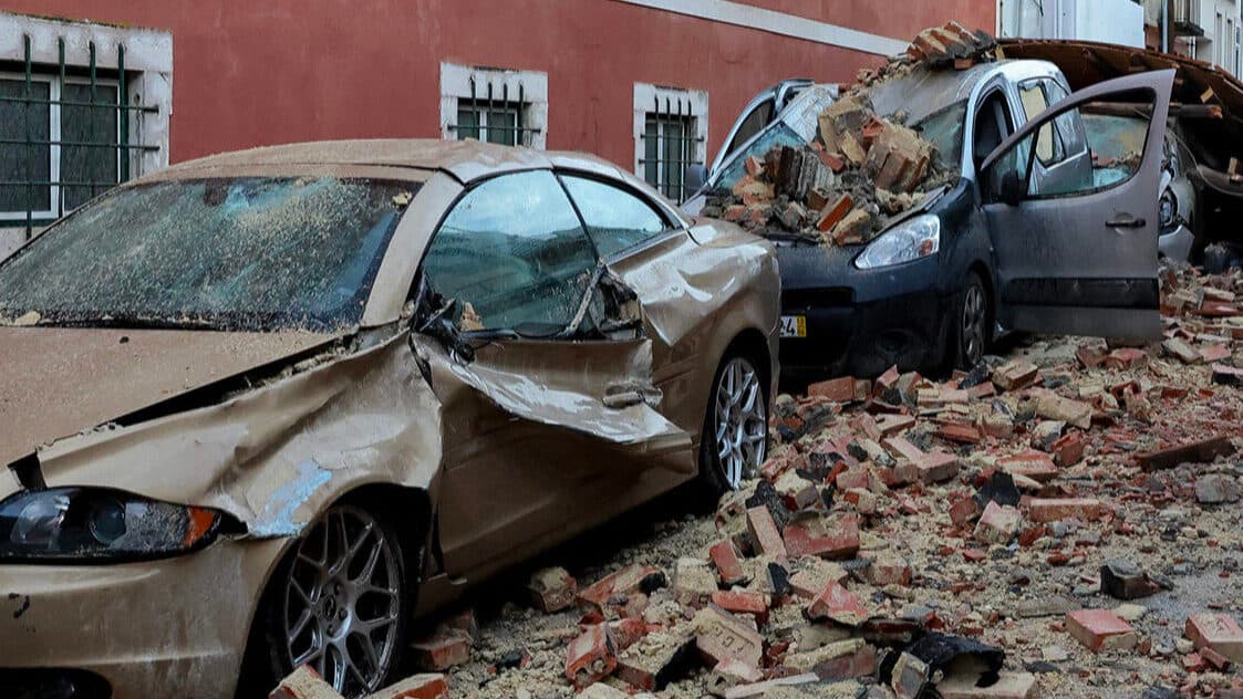 Bad weather: Insurance regulator says it is difficult to provide an "immediate" response to nearly 200,000 claims