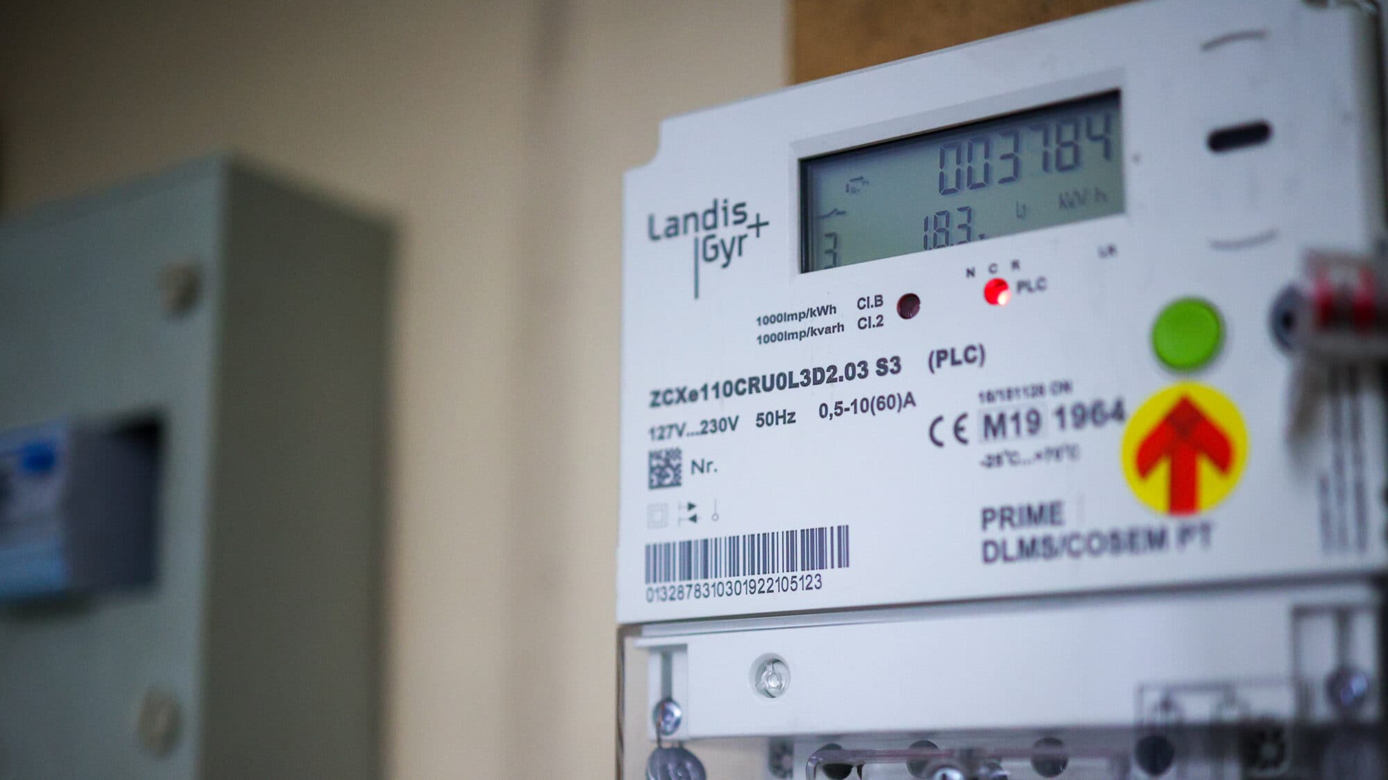 Still 400,000 customers without electricity. Full restoration 'unpredictable'