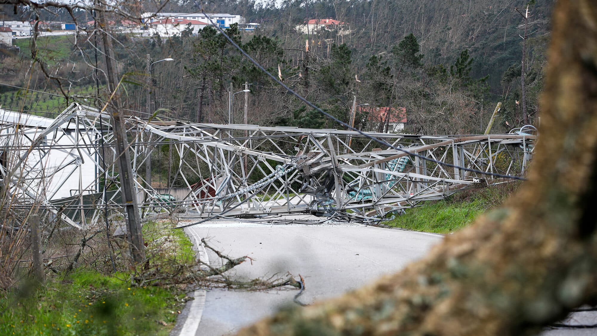 160,000 people still without power after Storm Kristin