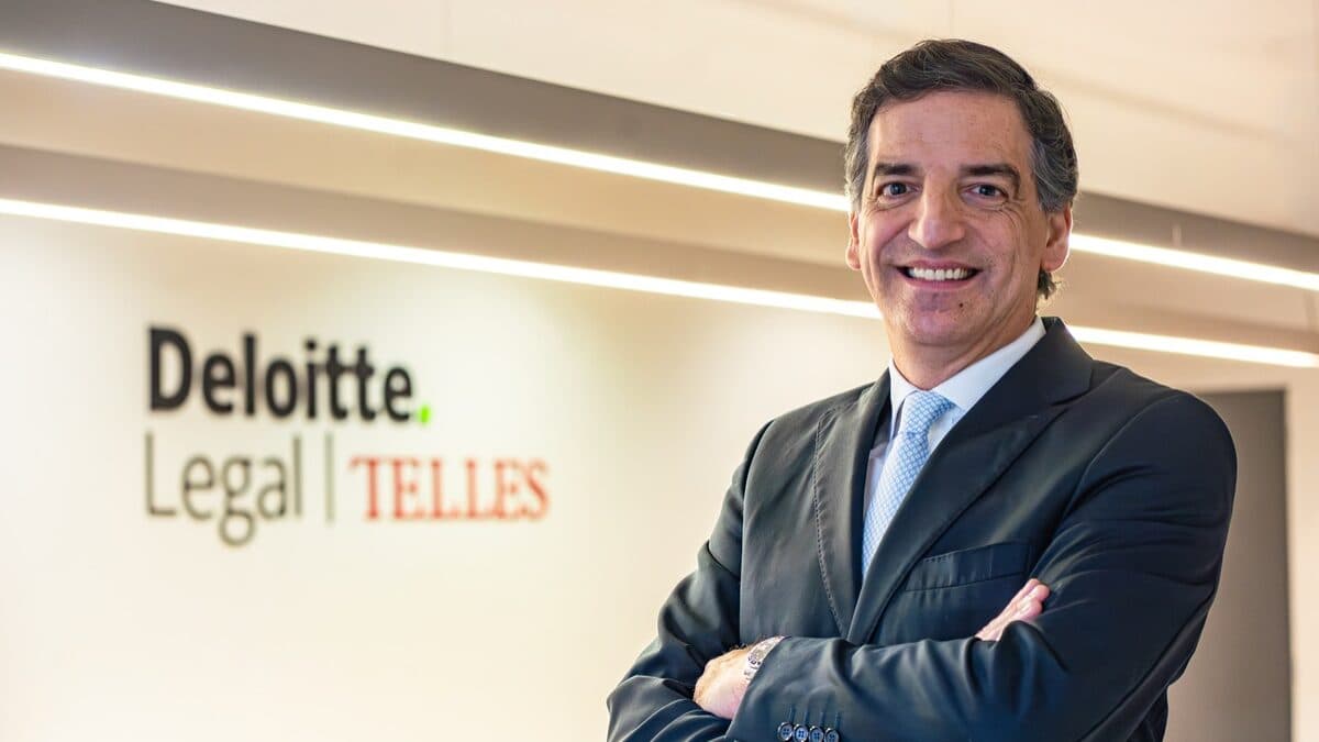 This operation represents a unique and disruptive move in the national legal market