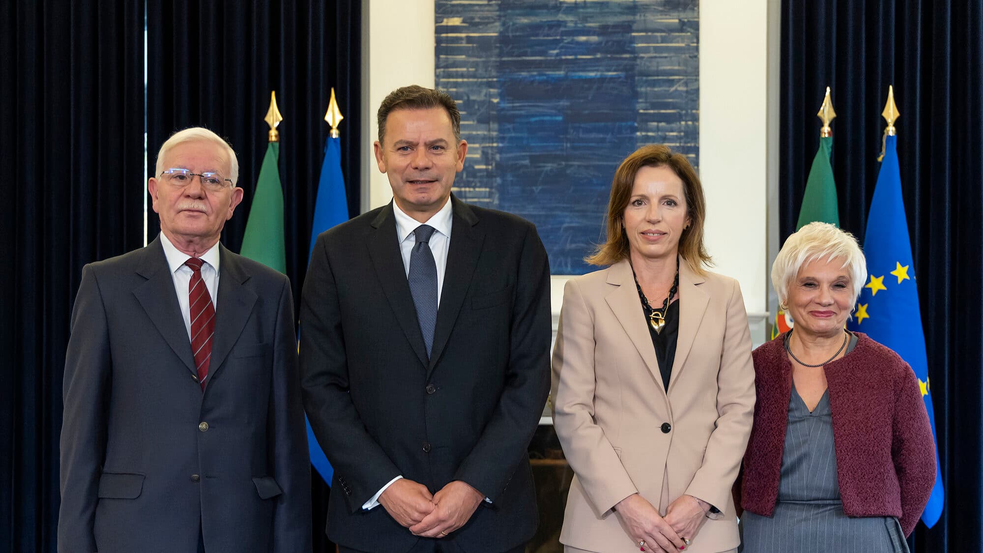 Government approves public-sector pay rises and increase in meal allowance