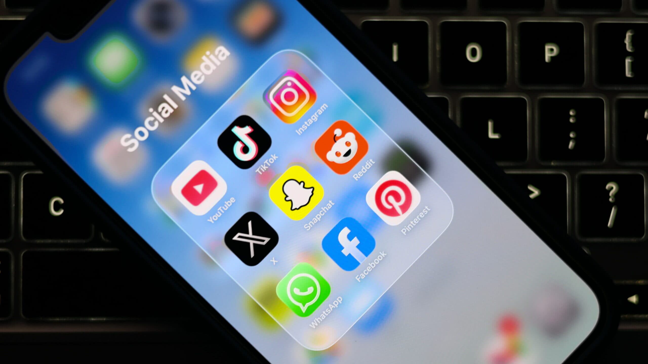 European Commission mandates age verification for social media in the EU