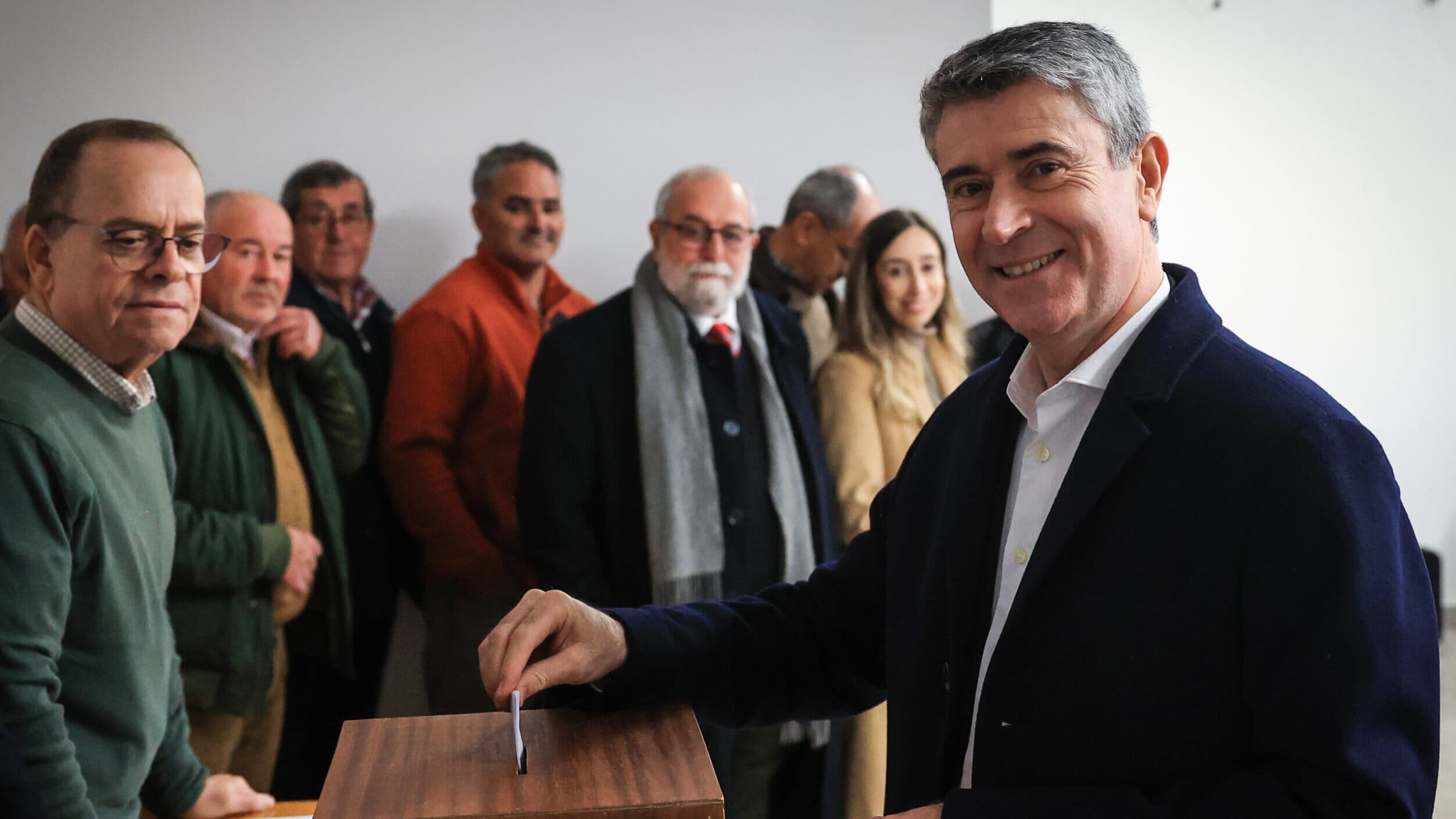 José Luís Carneiro re-elected Secretary-General of the PS with 96.9% of the vote