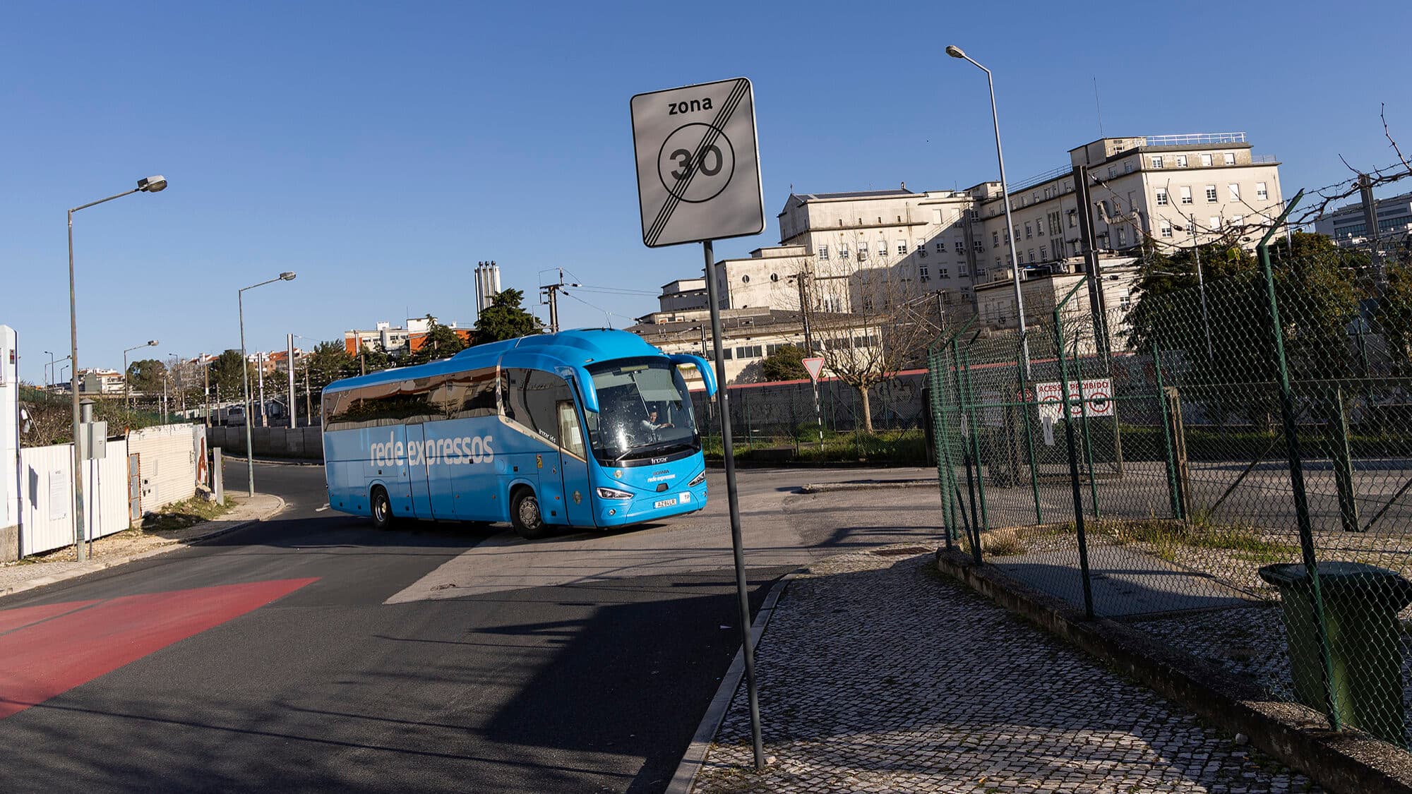 Court deadline for Sete Rios has passed, but Flixbus remains far from the 'provisional' terminal created in 2004