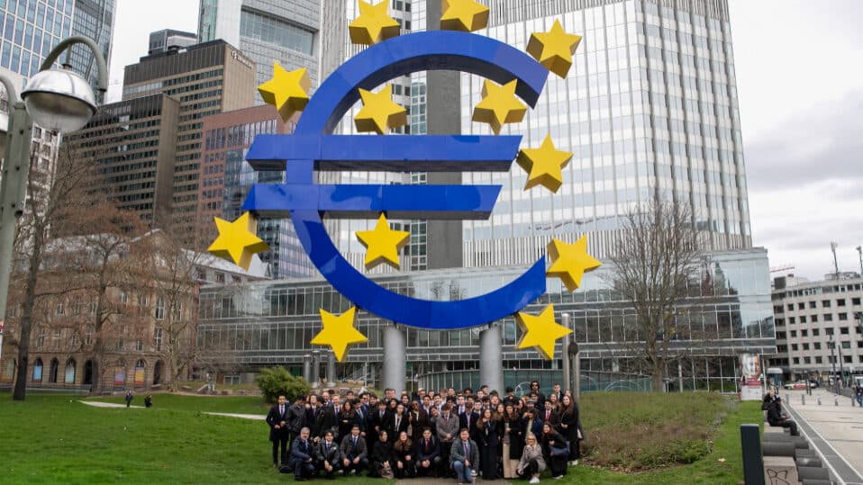 From Quelhas to Frankfurt, masters of accounting dive into the European financial oasis