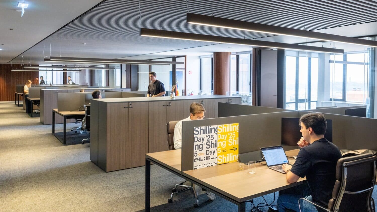 Shilling VC is looking for a 'curious young person' for an internship, offering a ten-thousand-euro grant