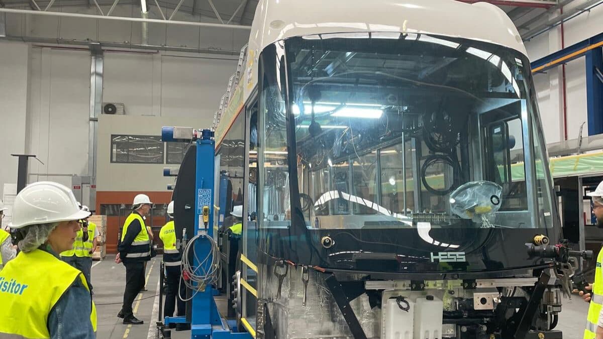 Swiss 'war refugee' buses look to strengthen presence in Portugal