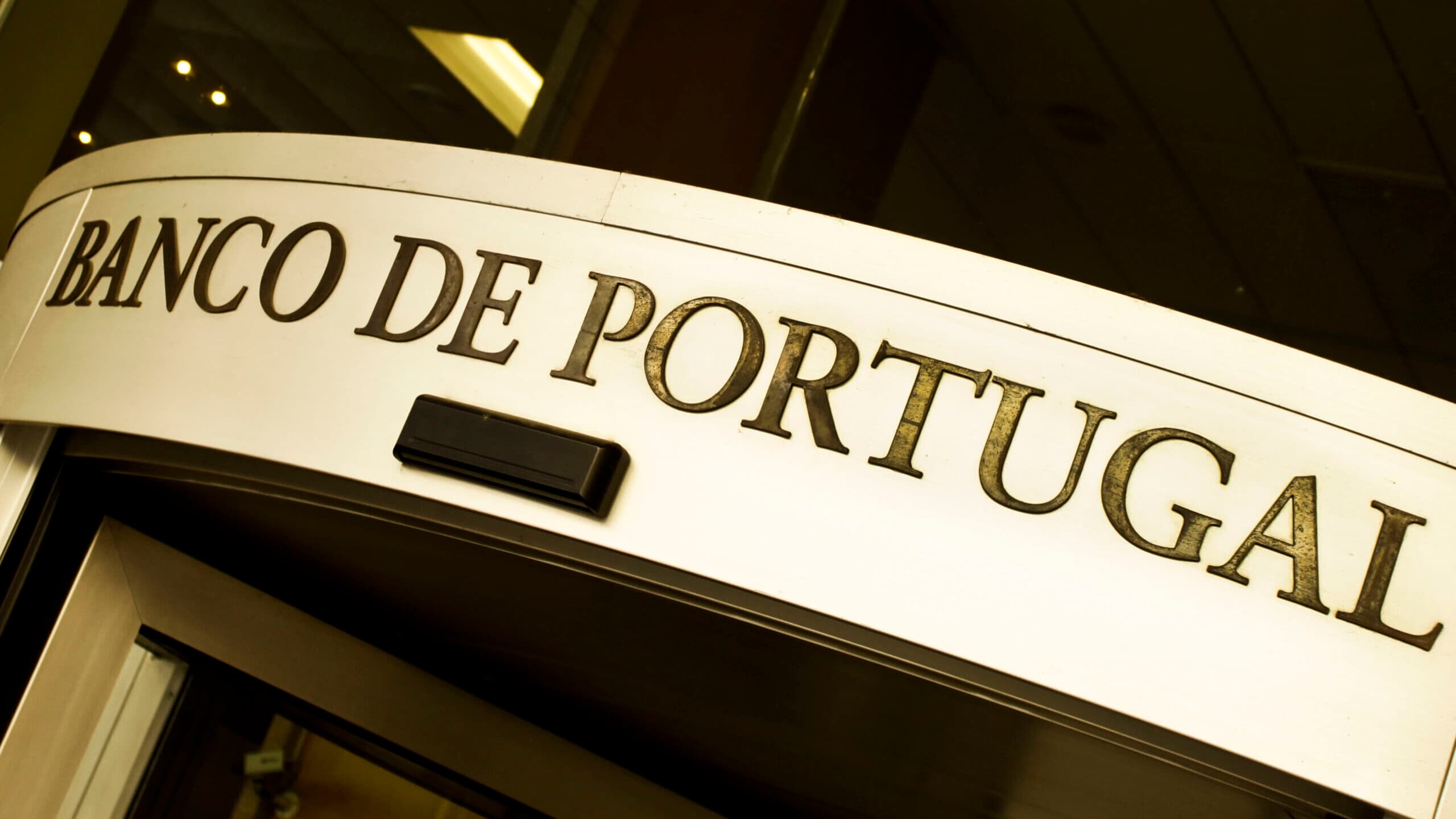 Portuguese economy's external surplus falls to 246 million euros through February