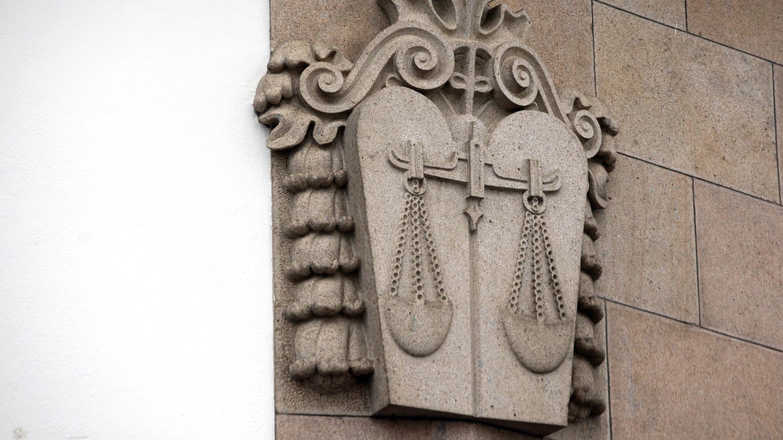 Public prosecutors on strike to demand recruitment process without dual-role positions