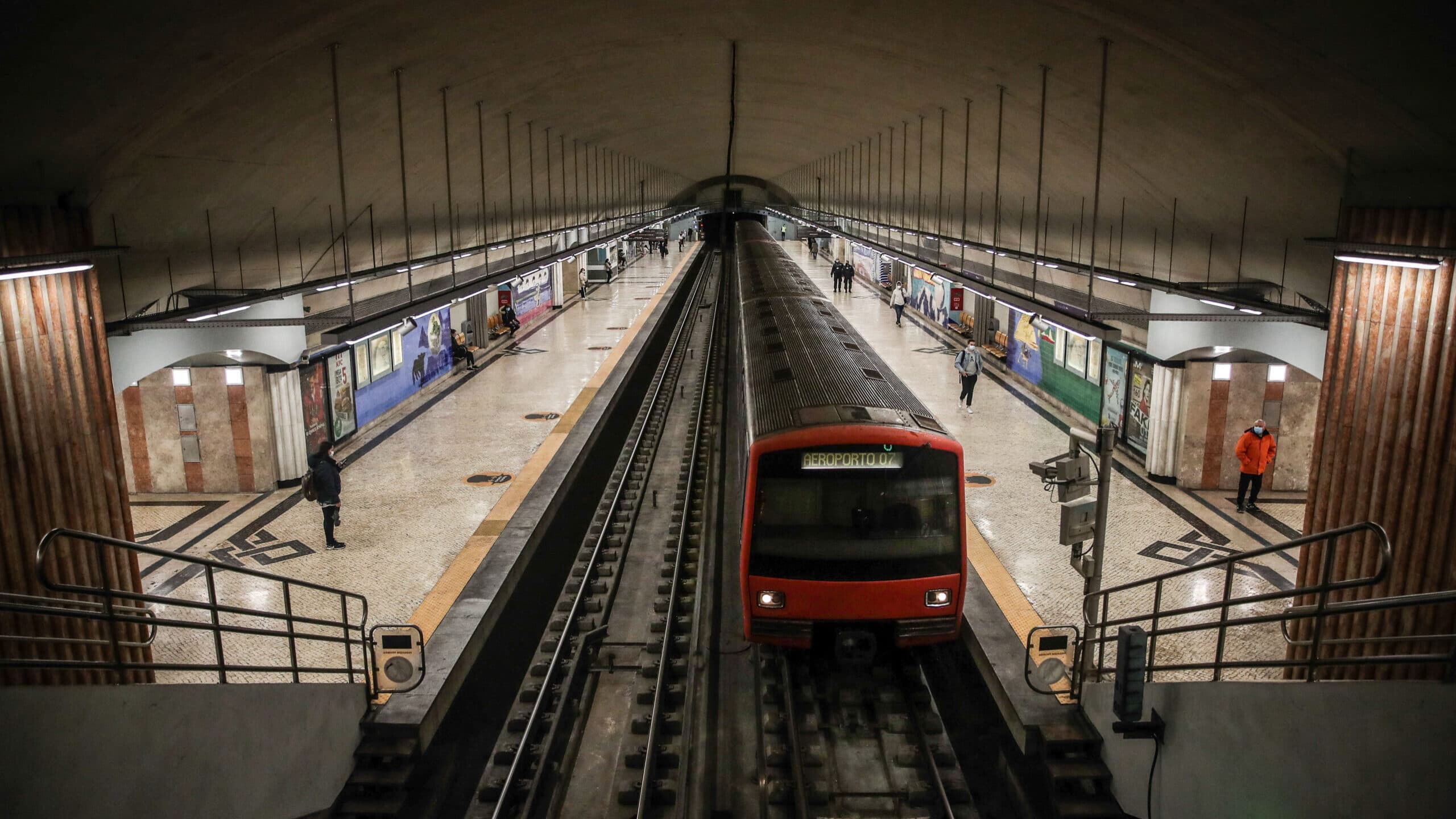 Lisbon Metro studies extending operating hours