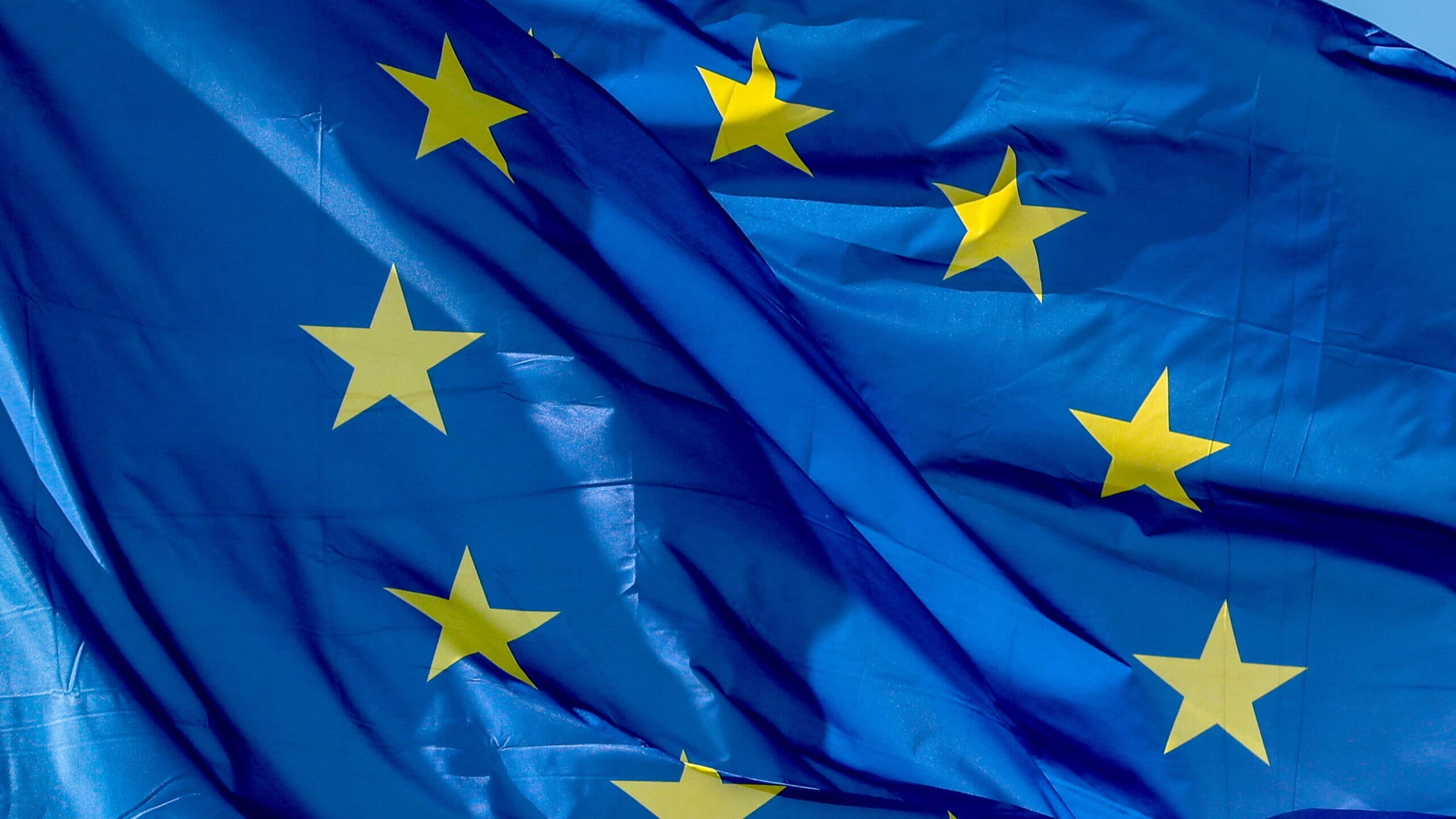 European Commission pressures MEPs and Member States to approve EU budget agreement