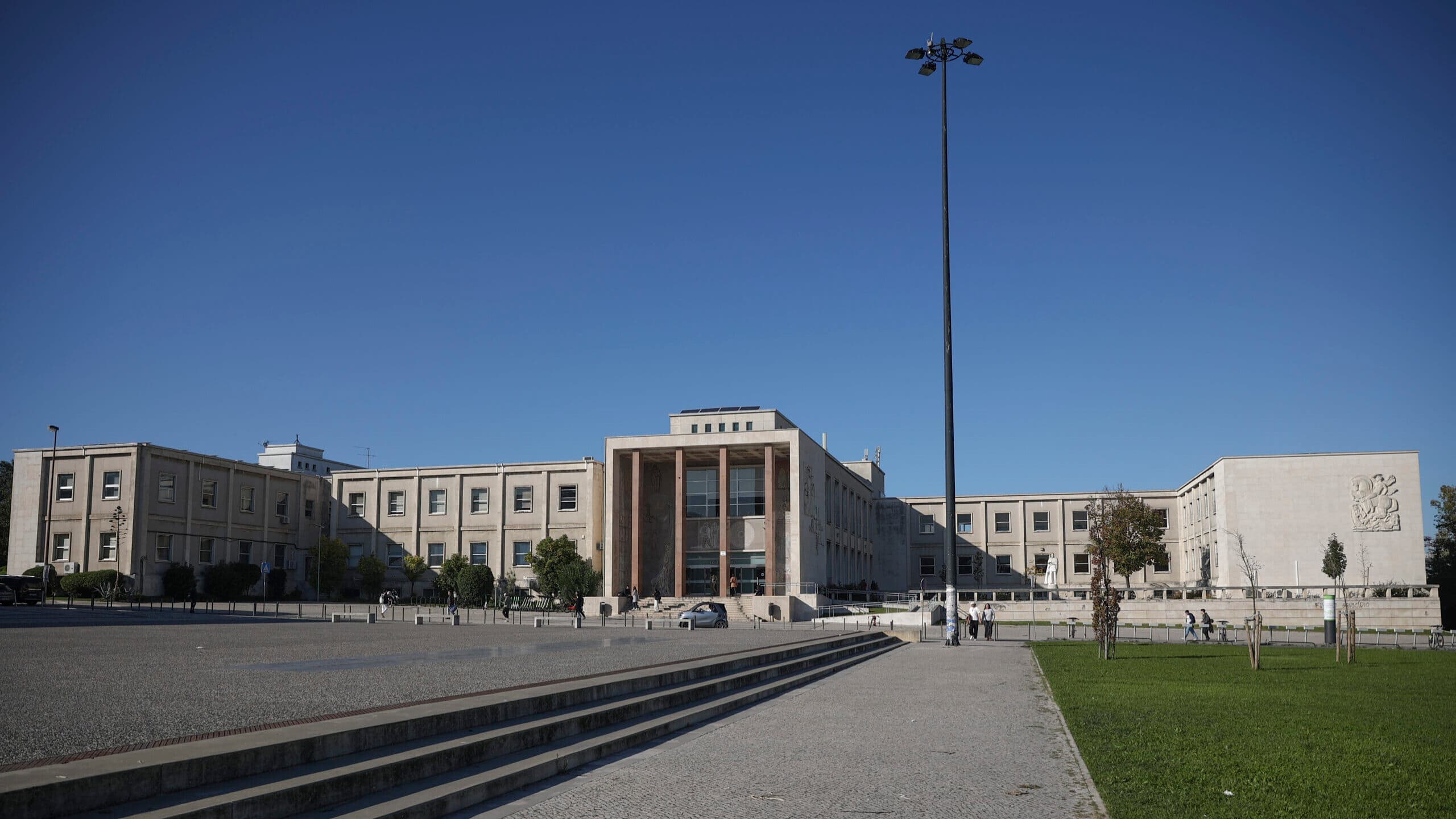 Union denounces courses where lecturers work more hours than accredited