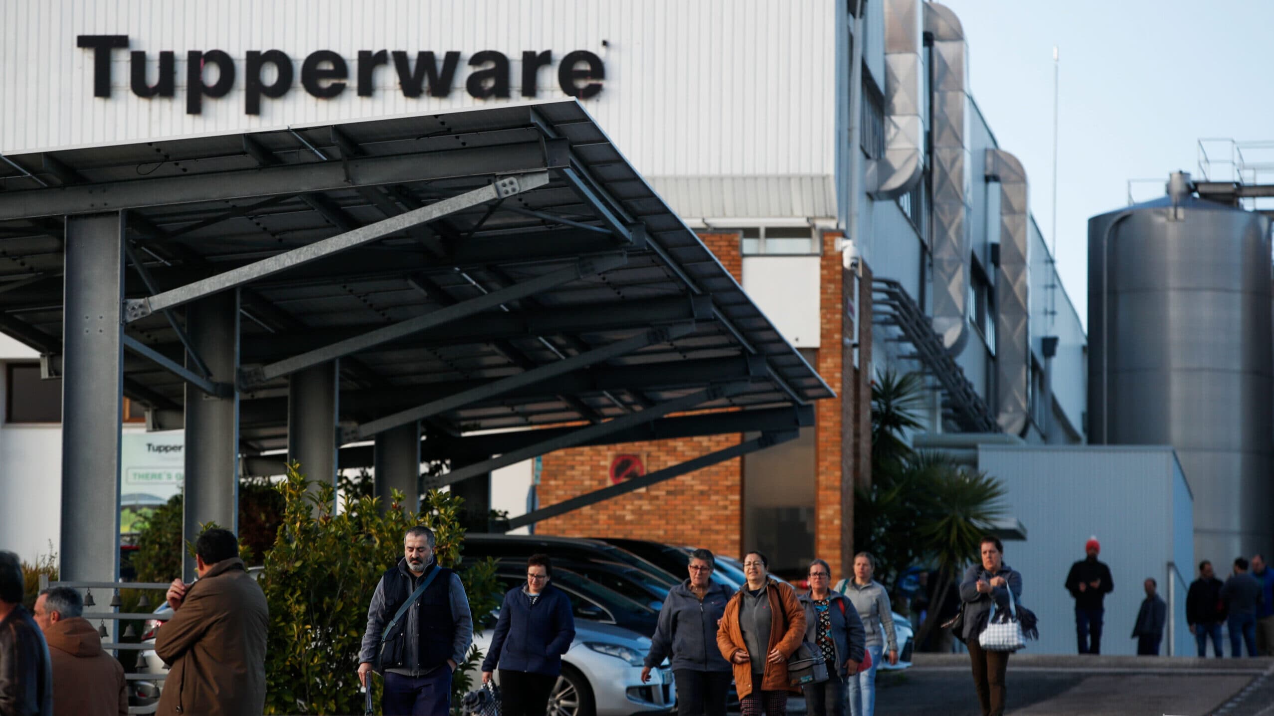 Purchase bids for Tupperware factory fail to meet minimum value