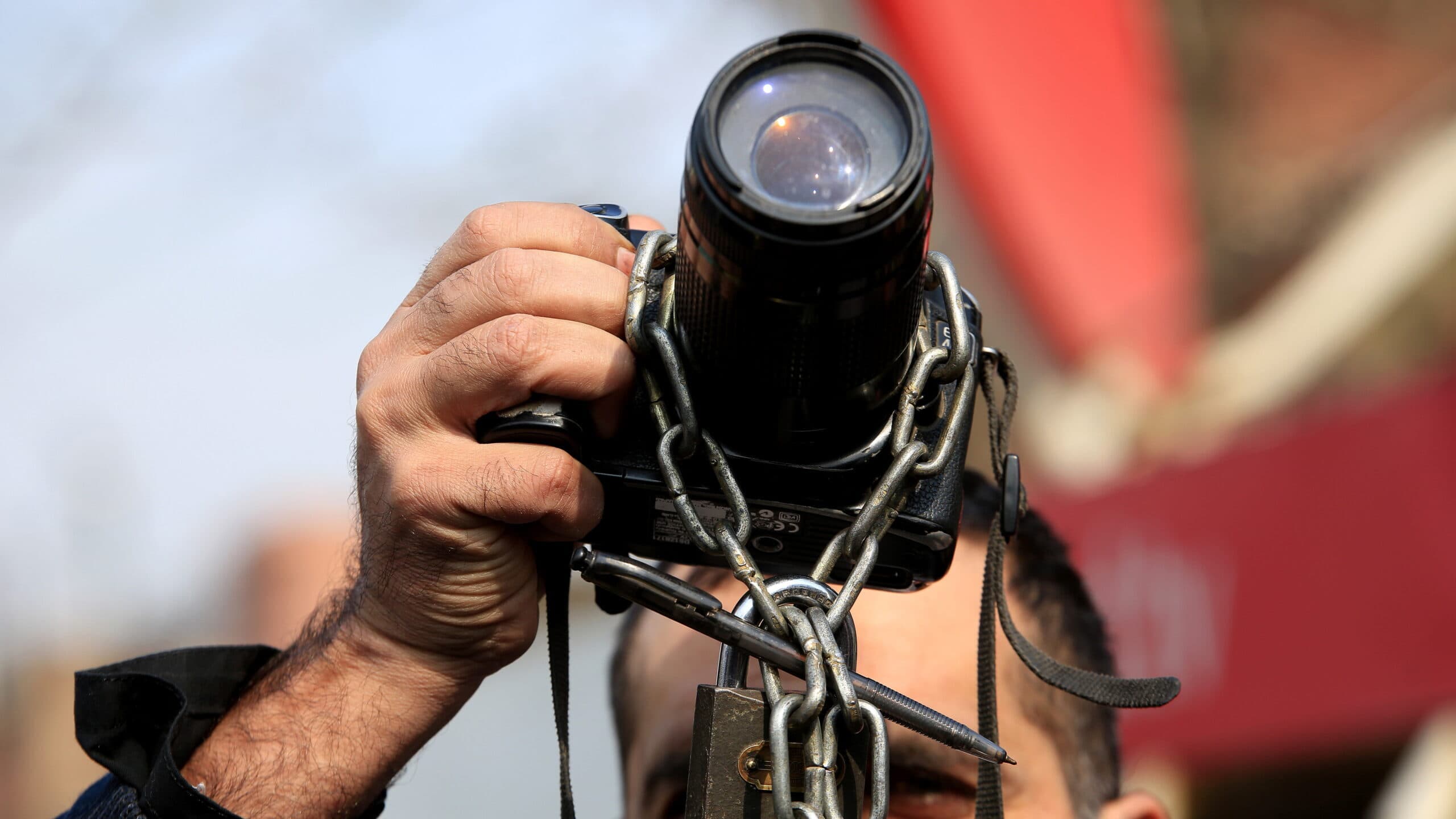 Global press freedom hits a 25-year low. Portugal falls two places to tenth