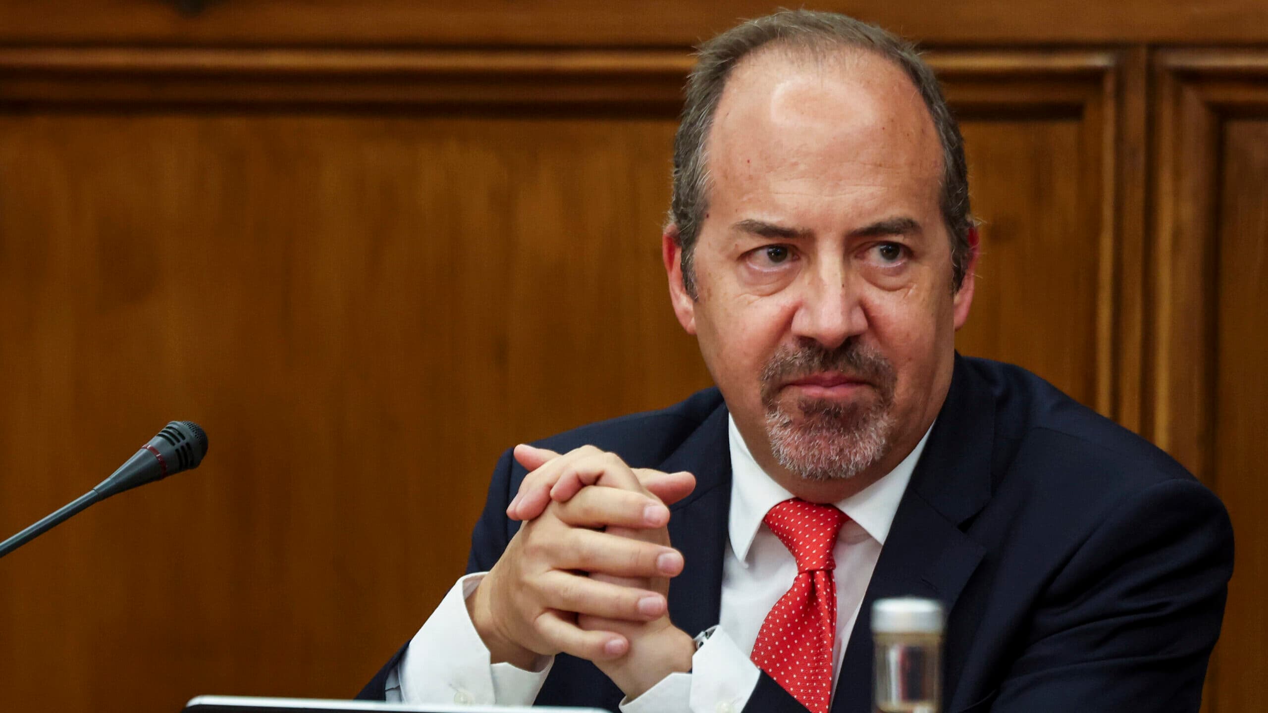 New message from the governor. Santos Pereira warns of rising household debt