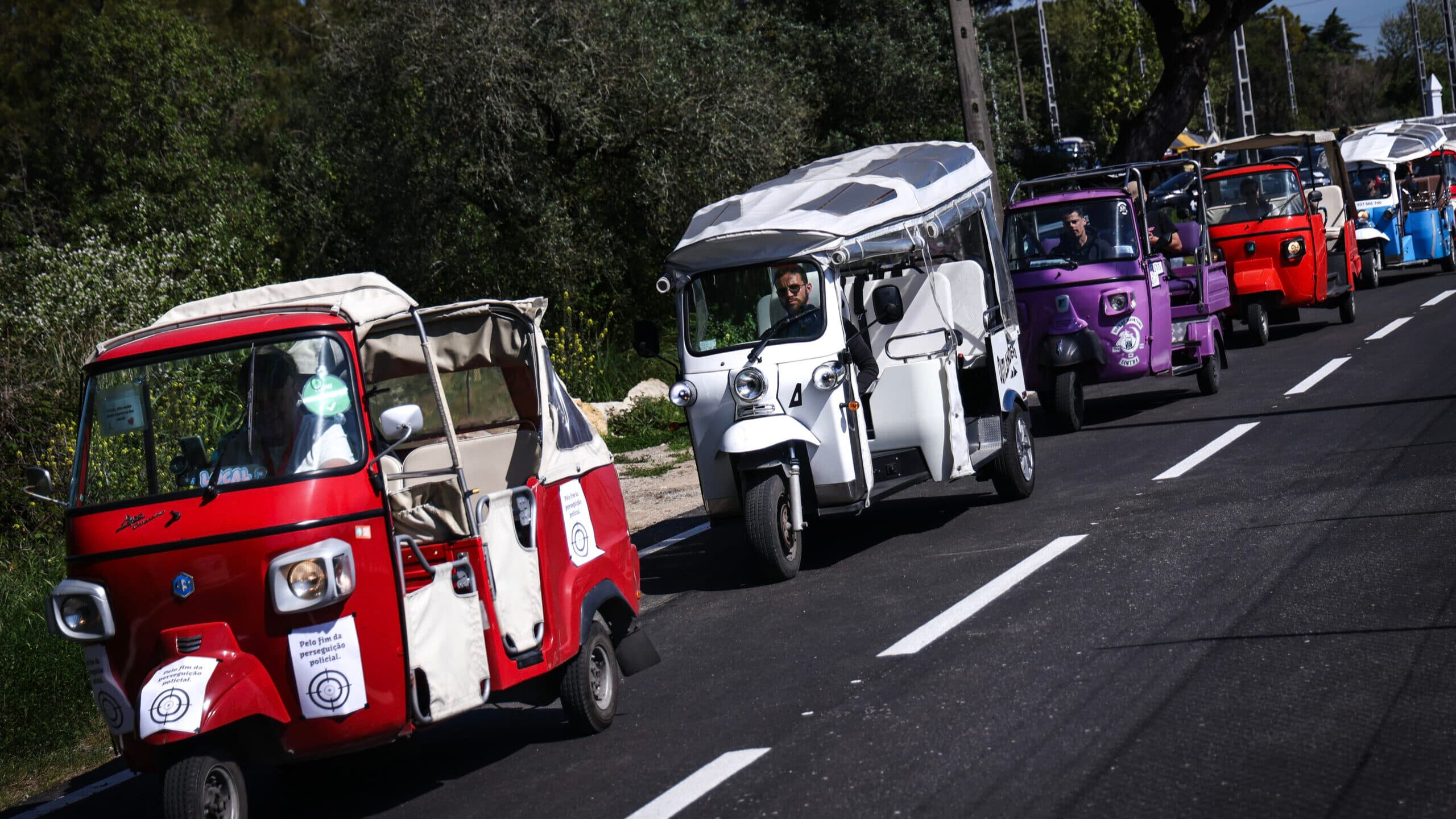 Protest in Sintra against new tuk-tuk rules