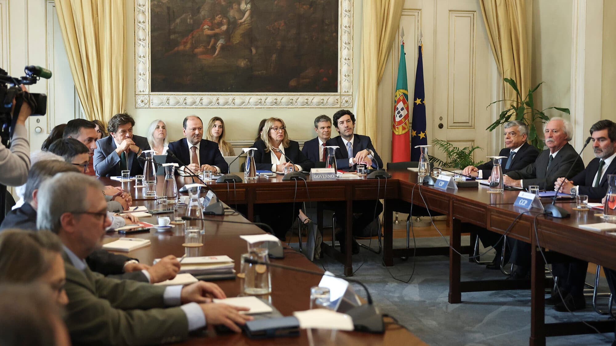 Government reverses course on rules for fixed-term youth employment