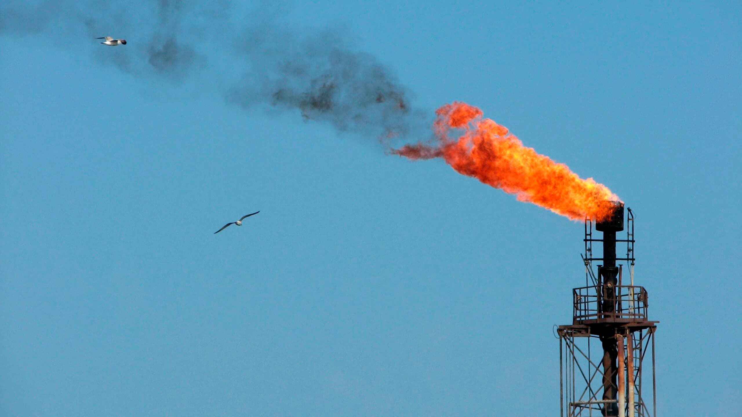 Brent falls more than 5% to 82.90 dollars following announcement of agreement between Washington and Tehran