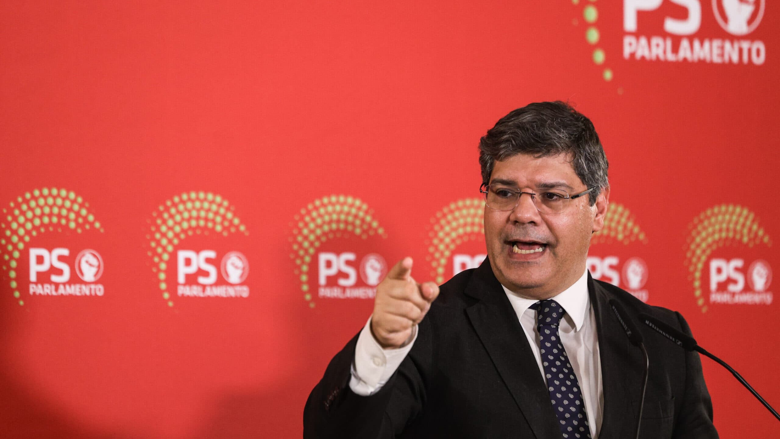 PS says PSD and Chega request regarding constitutional revision violates the Constitution