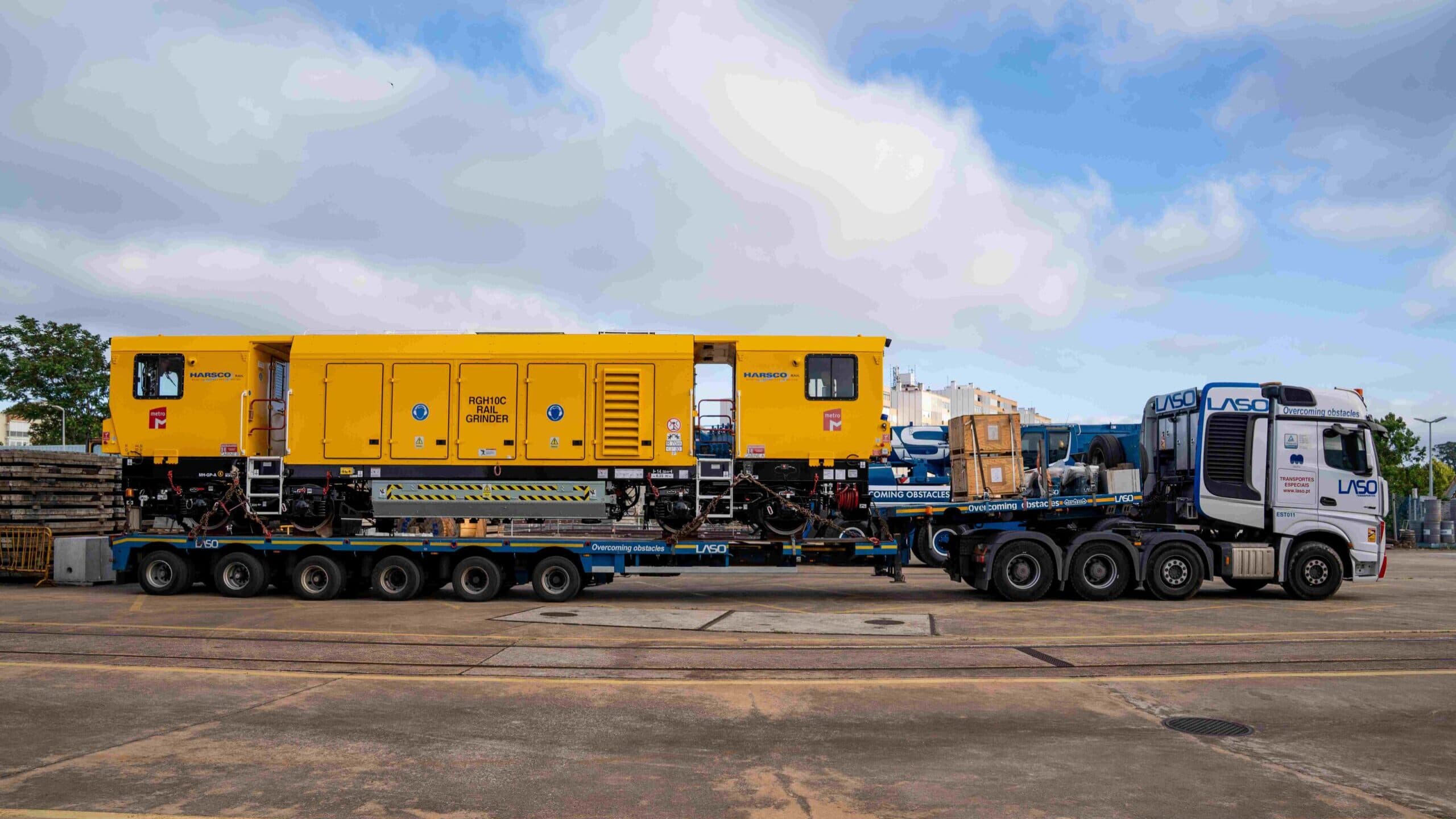 Lisbon Metro replaces 50-year-old rail grinder with new eight-million-euro 'Esmeralda'