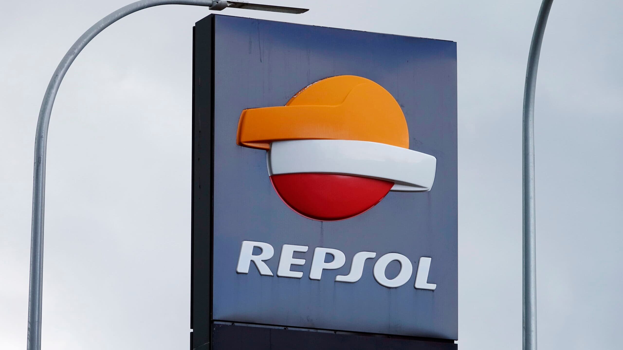 Rise in oil prices more than triples Repsol's profits