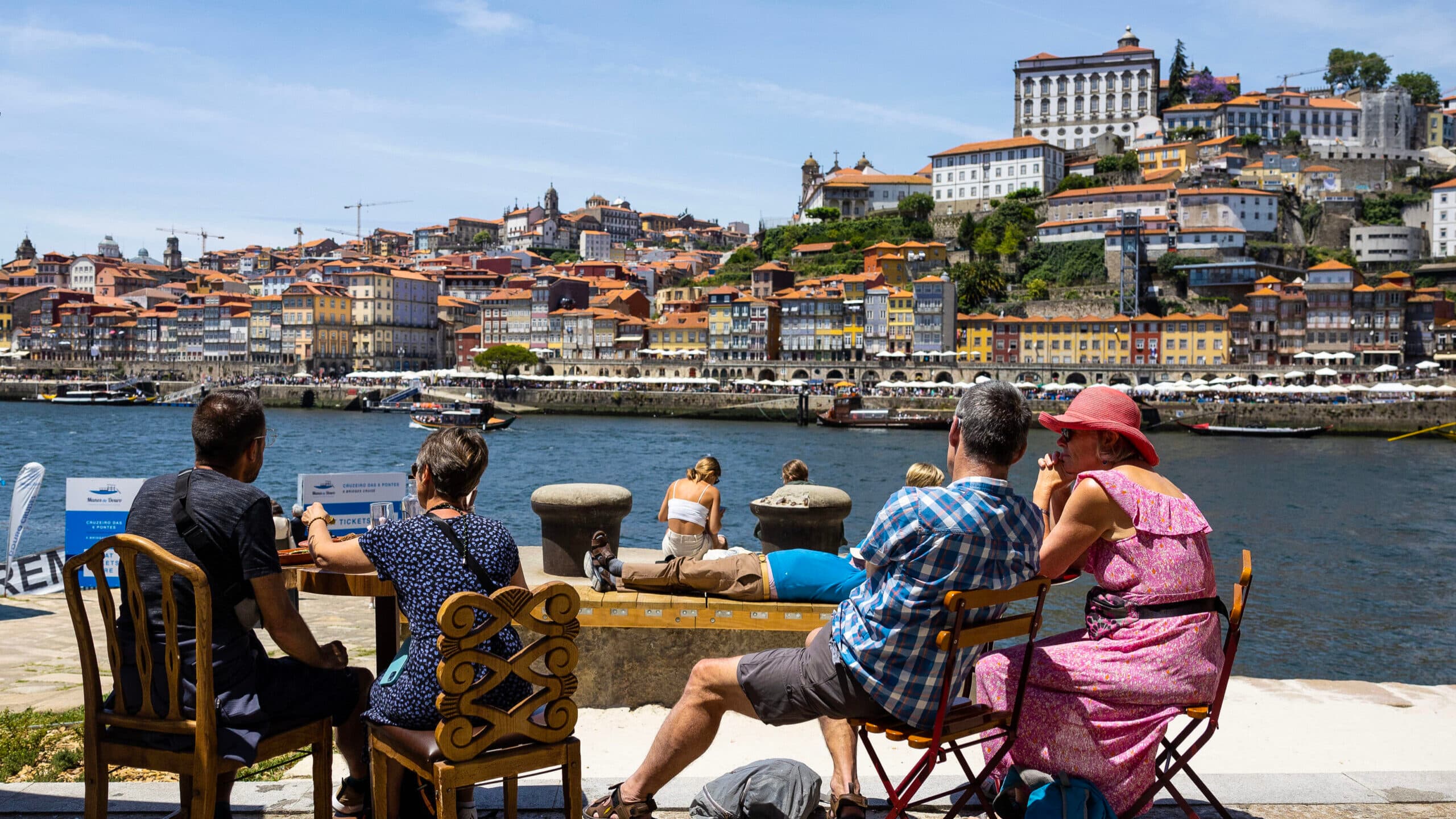 More than 4,400 people used the new river crossings on the Douro River in one week