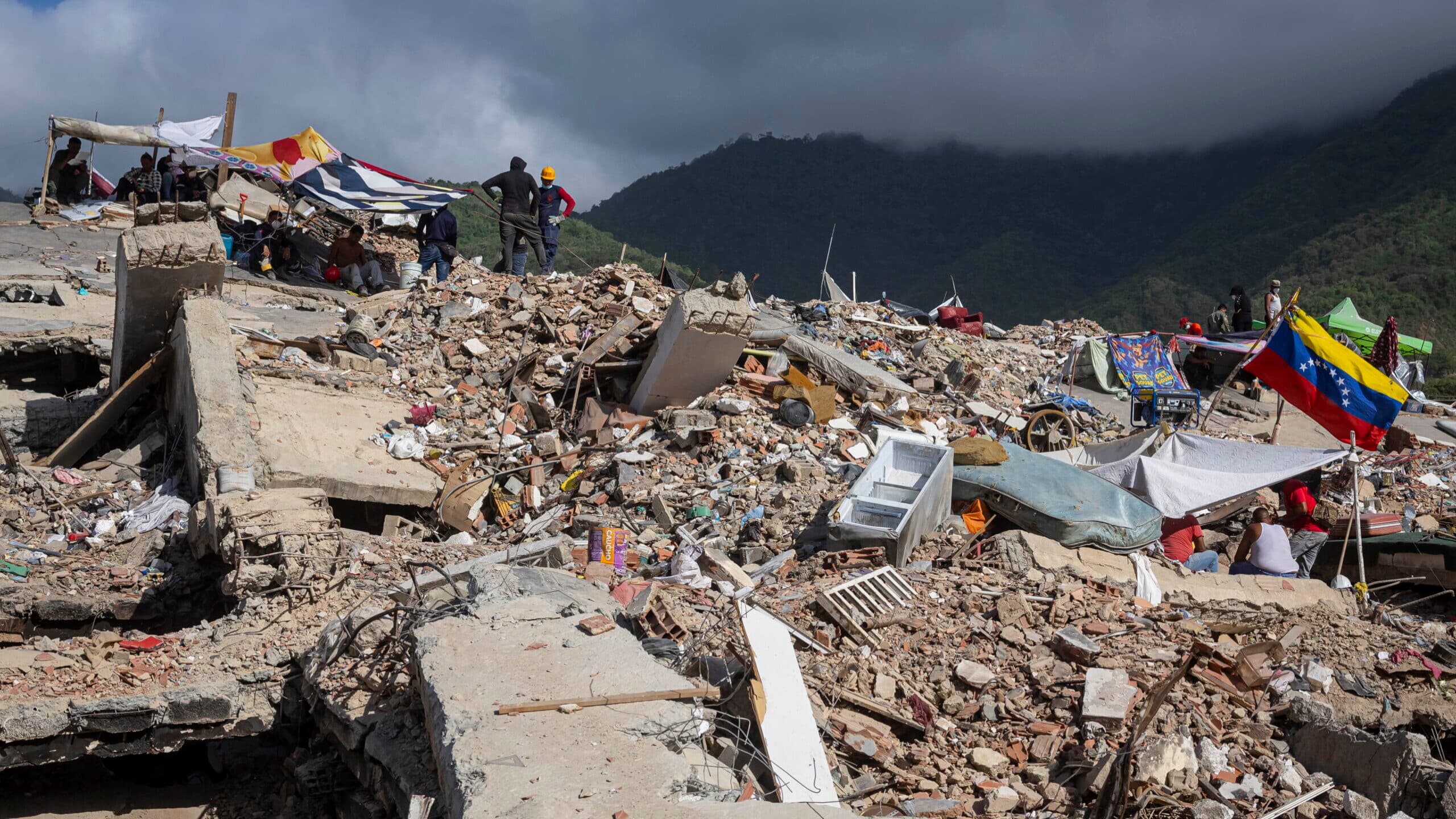 Death toll of Portuguese and Portuguese-descendants in Venezuela earthquake rises to 130