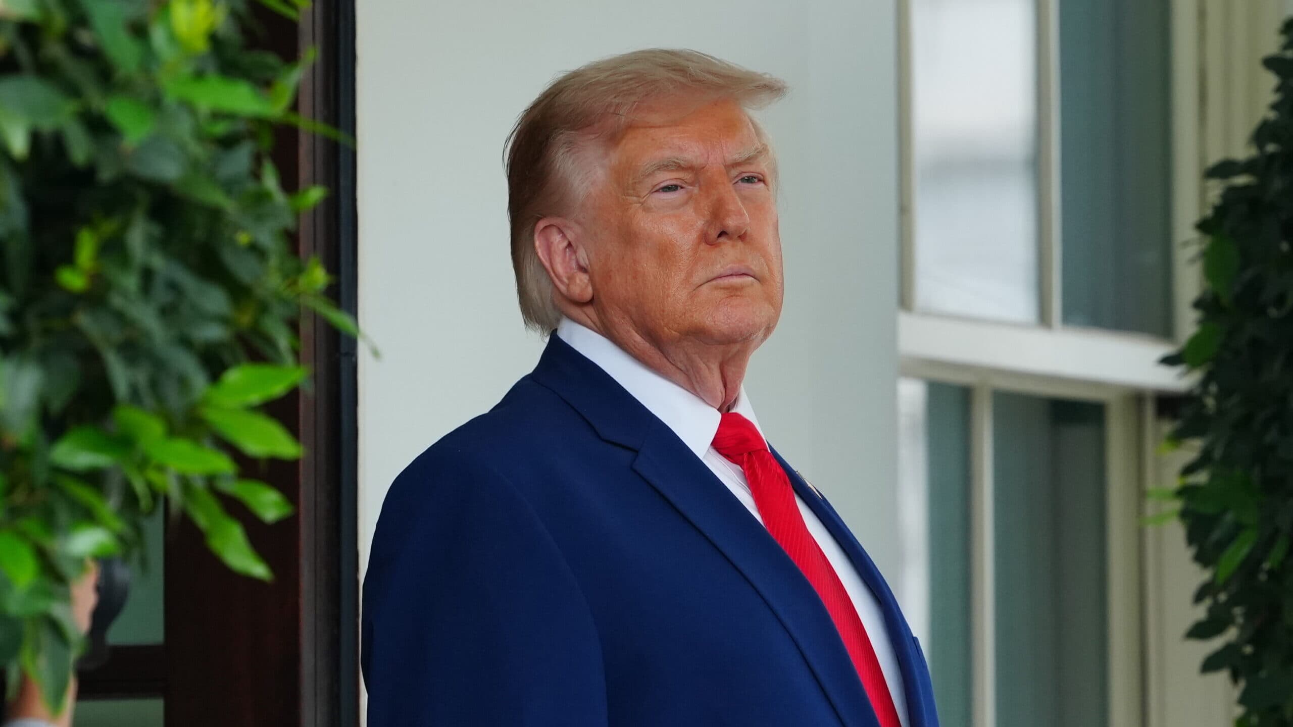Trump threatens EU with “substantial tariff” if it does not back down on fines for Google and other tech companies