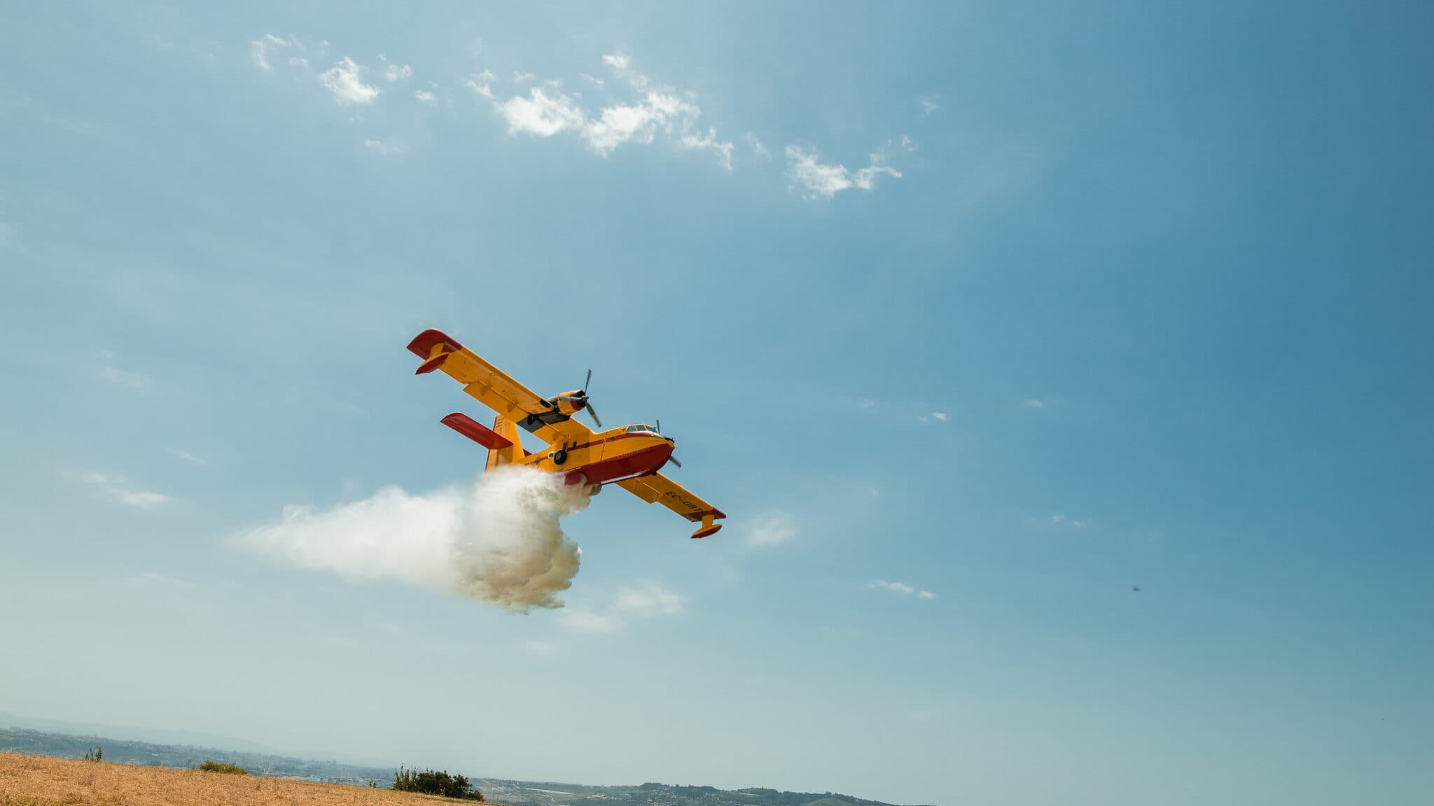 Wildfires mobilize hundreds of emergency personnel across Portugal