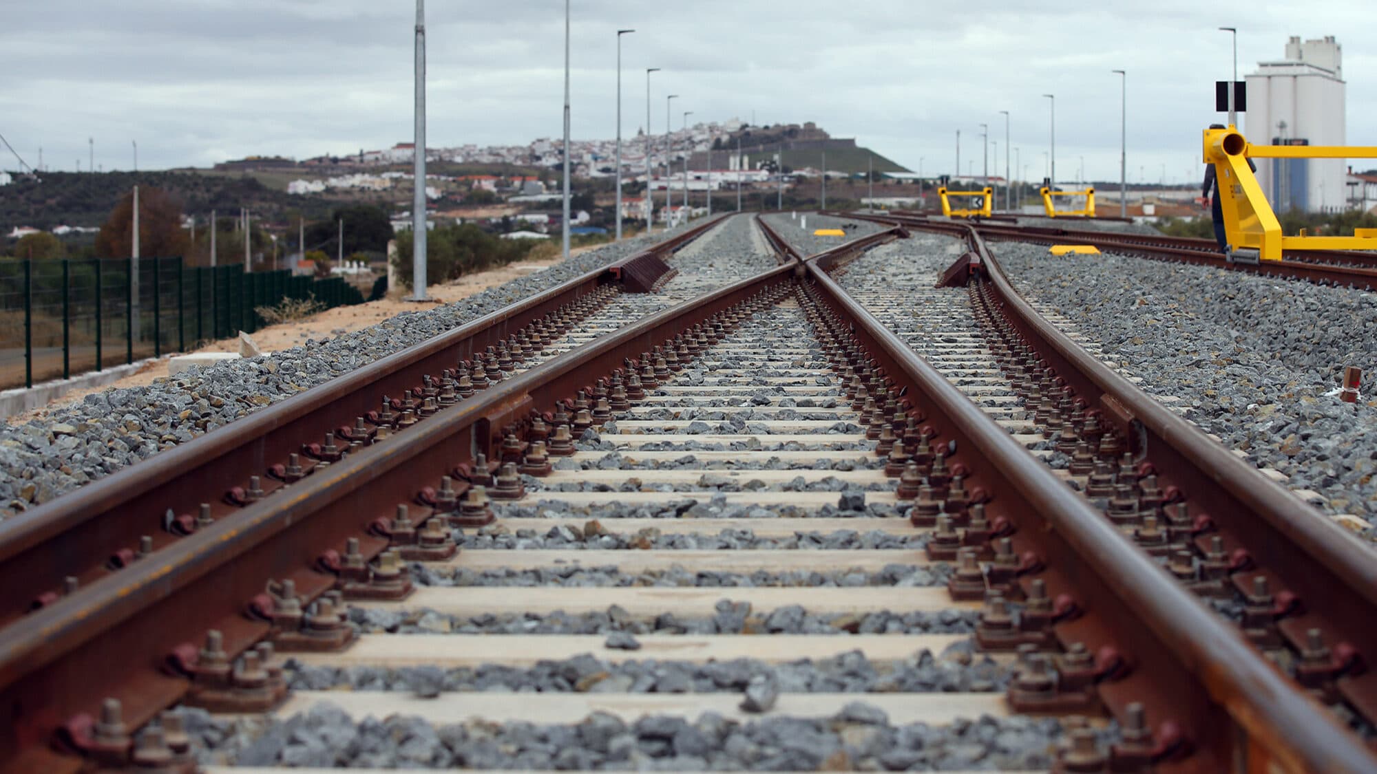 IP evaluates dividing the third section of the High-Speed rail line into two PPPs