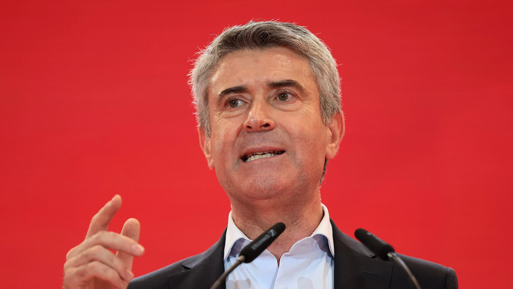 Carneiro asks Montenegro to reveal the reason, value, and financing for the purchase of 13.7% of REN