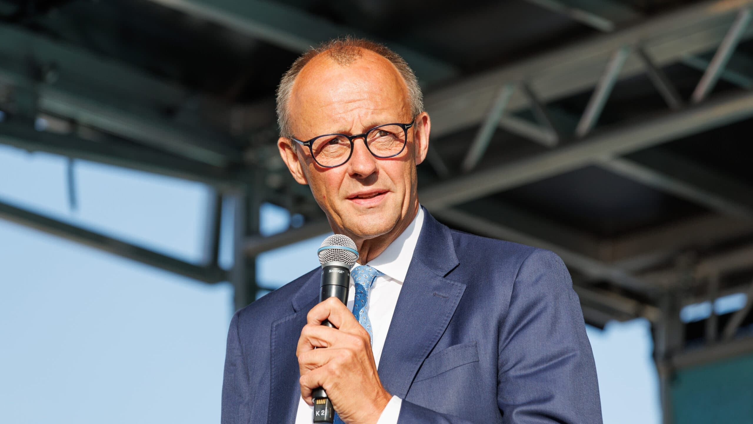 Merz demands significant “cuts” to the EU budget. And attacks Brussels for wanting to increase staff