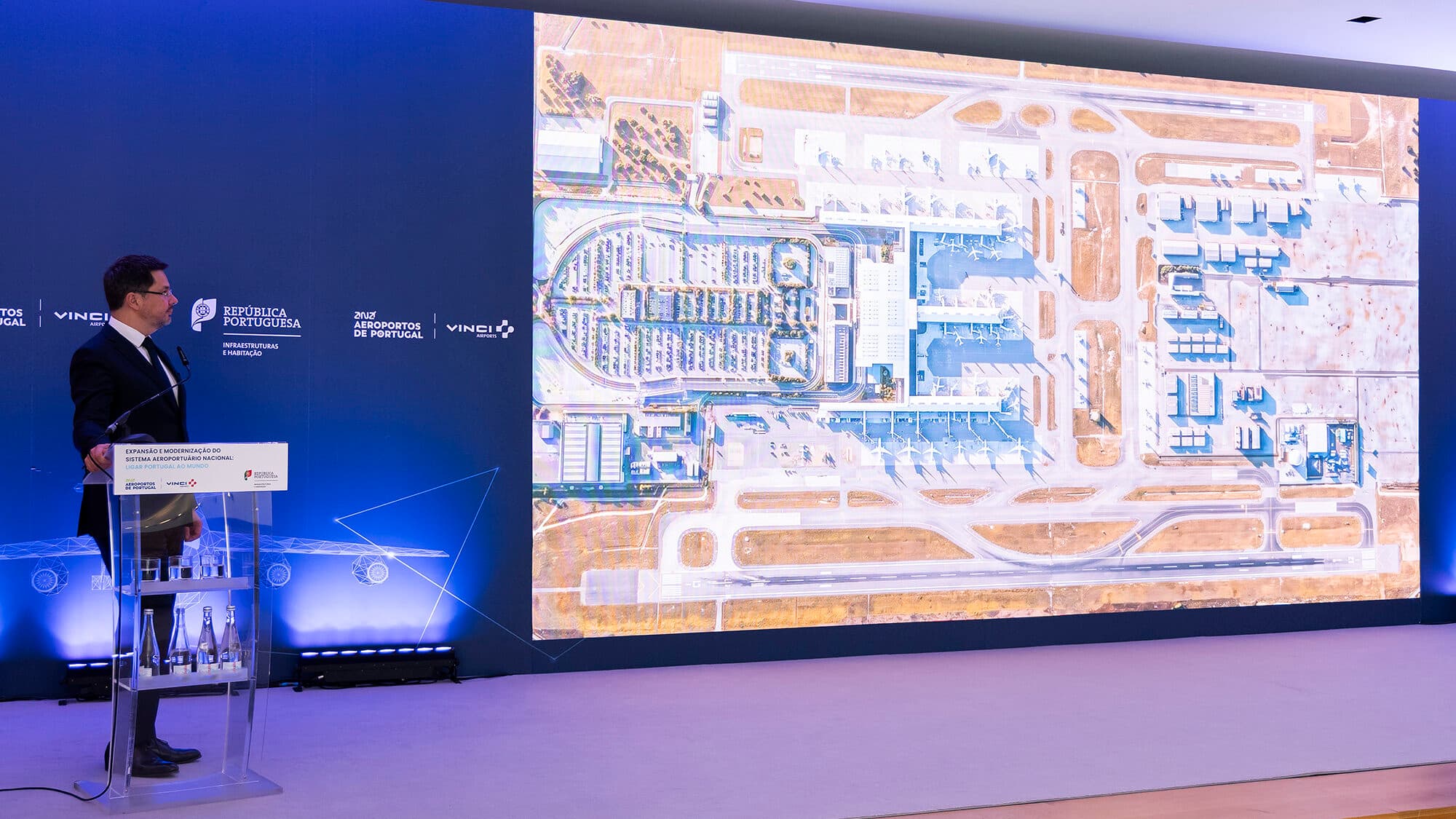 New airport: Government and ANA are working to 'bring forward opening deadlines'