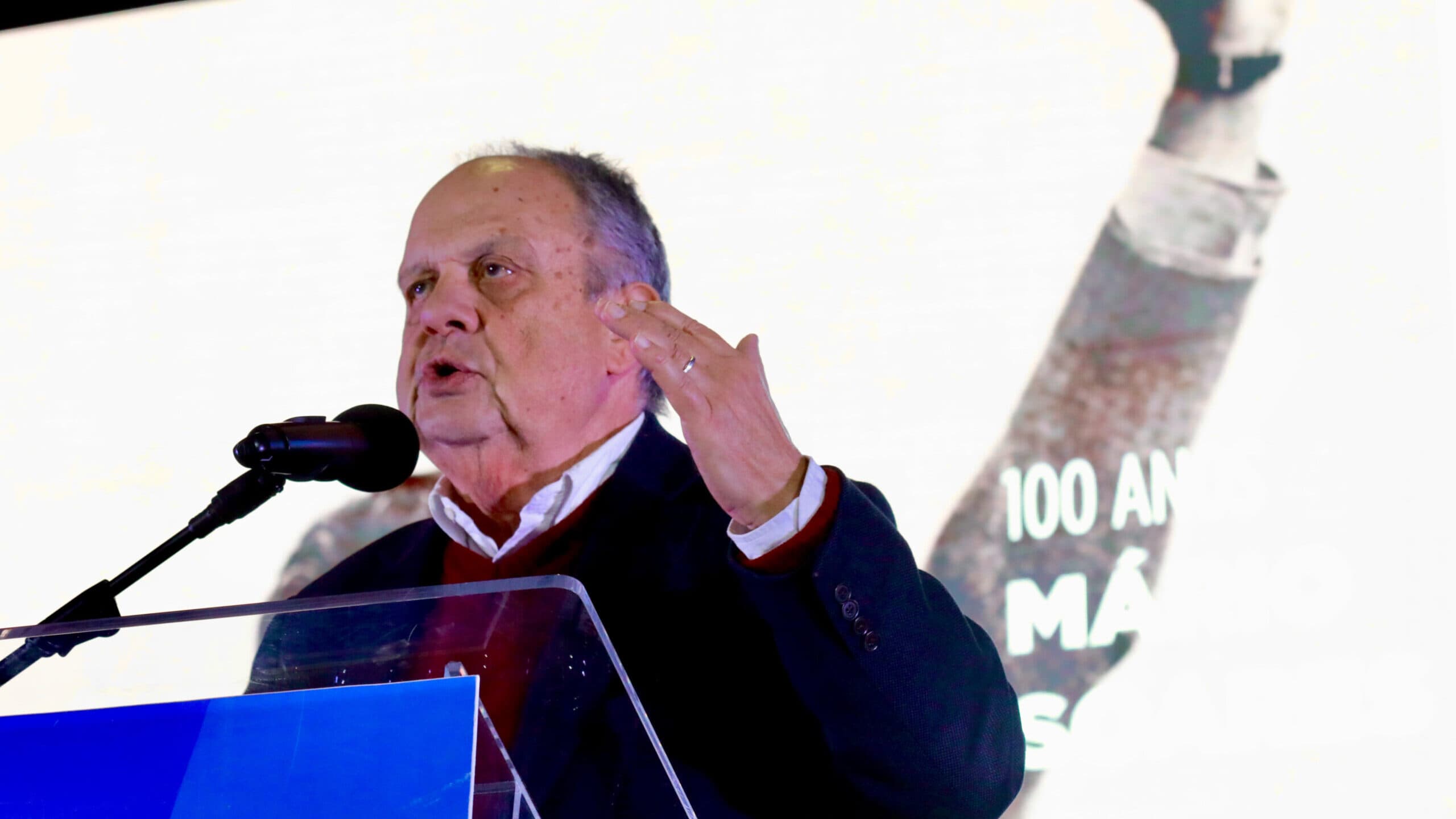 João Soares says comparing Carneiro to Ventura “is an indecency”