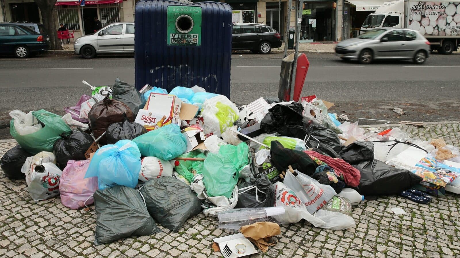 Complaints about urban waste increase by 10.5%. Lisbon leads the complaints