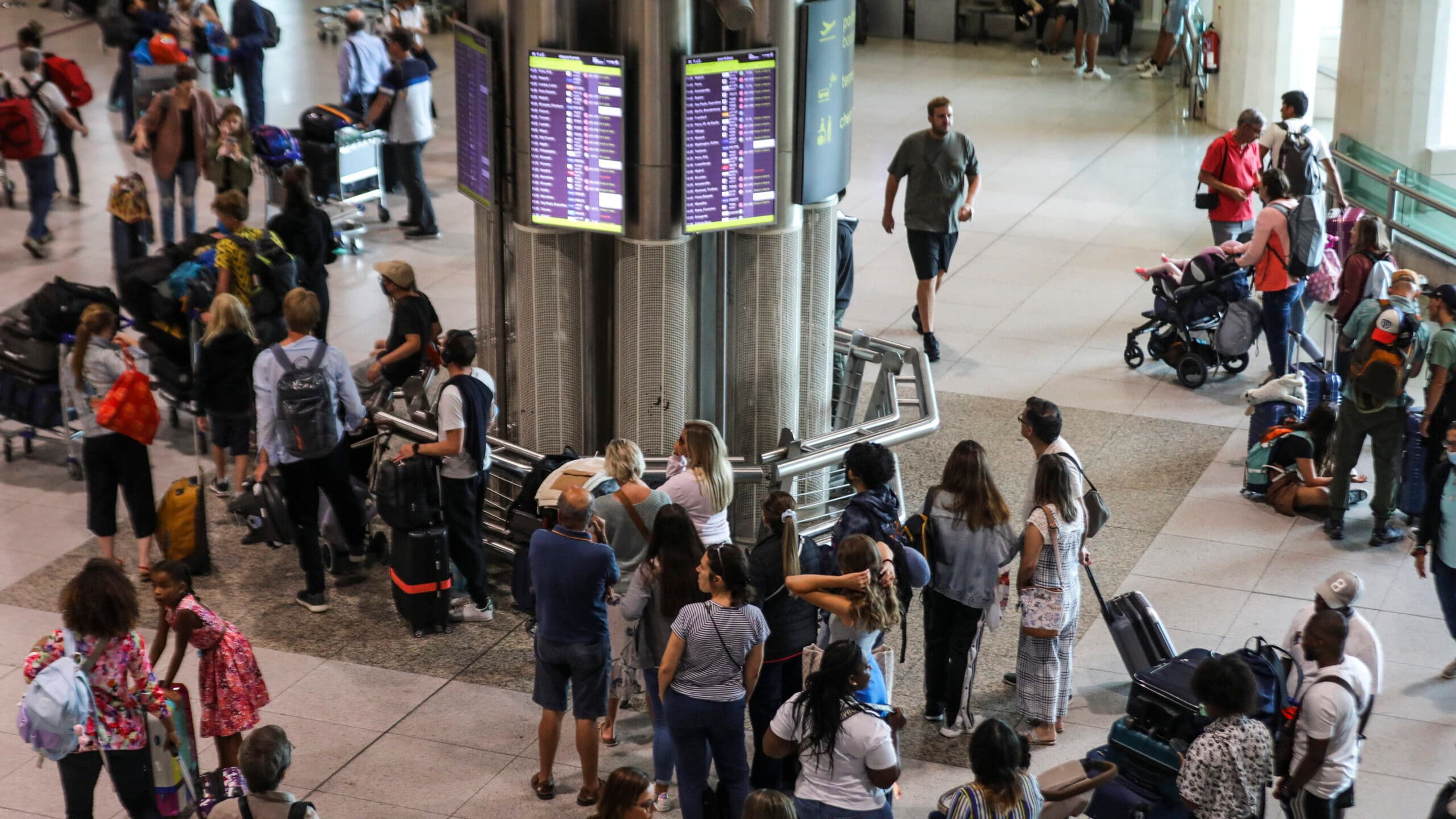Passenger traffic at national airports rises 2% in July