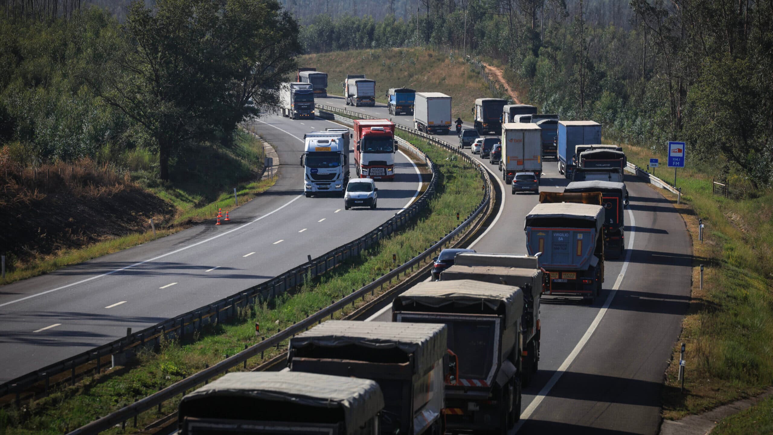 GNR counts 380 trucks in slow-march protest against fuel prices