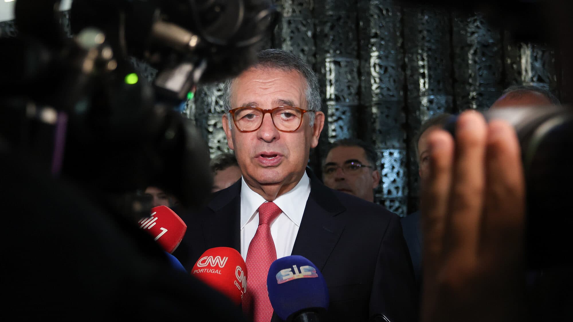 Privatisation of 100% of TAP needs 'broad consensus' and 'rational debate', says Seguro