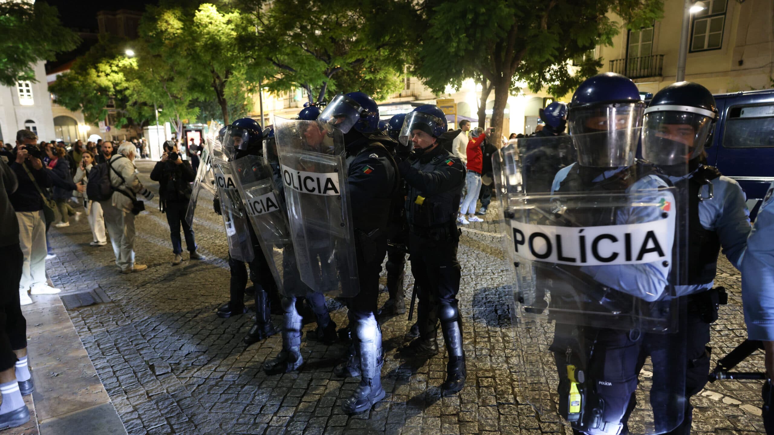 Ombudsman urgently requests information from the PSP regarding police crackdown in Lisbon and Porto