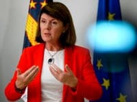 Berta Cabral's office targeted by searches over alleged favouritism towards Ryanair in the Azores