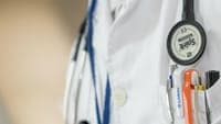 Benavente doctor suspected of receiving improper payments to facilitate pensions. Medical Association investigates