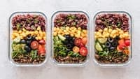 Do you cook for several days? Find out how long you can keep food in the fridge